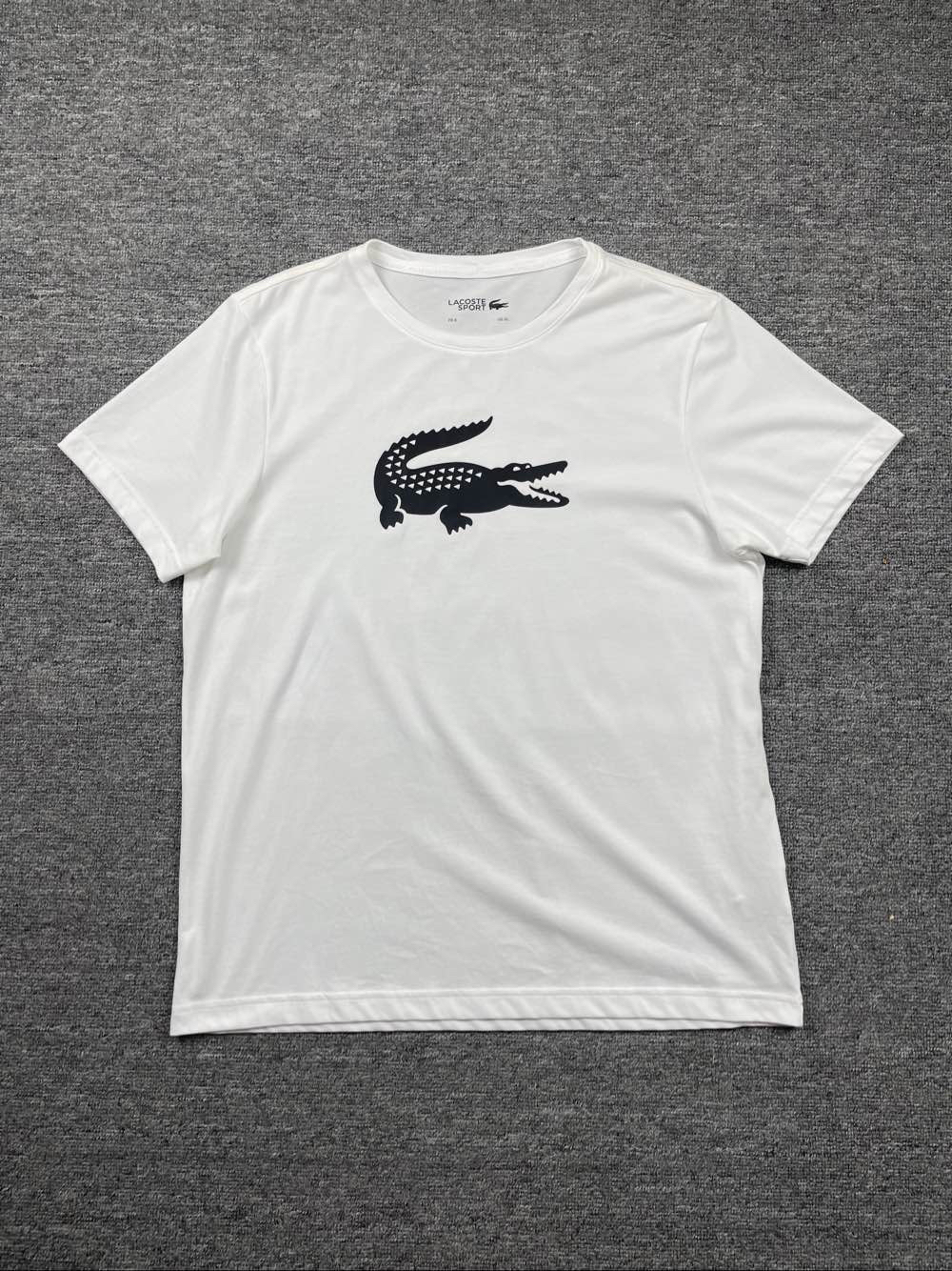 lacoste  ӡ ٸɳɷ Բt