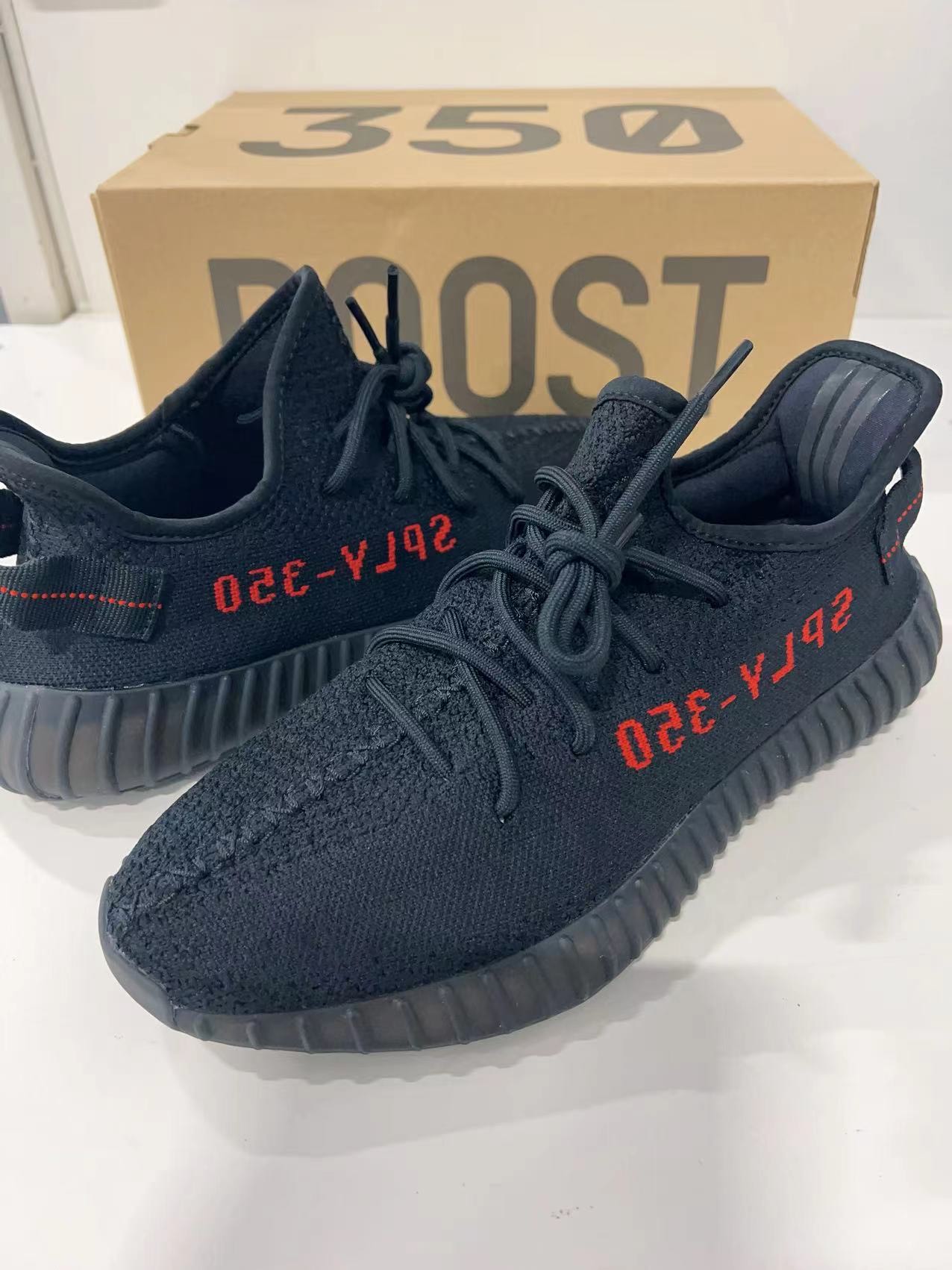 yeezy350「黑红字」