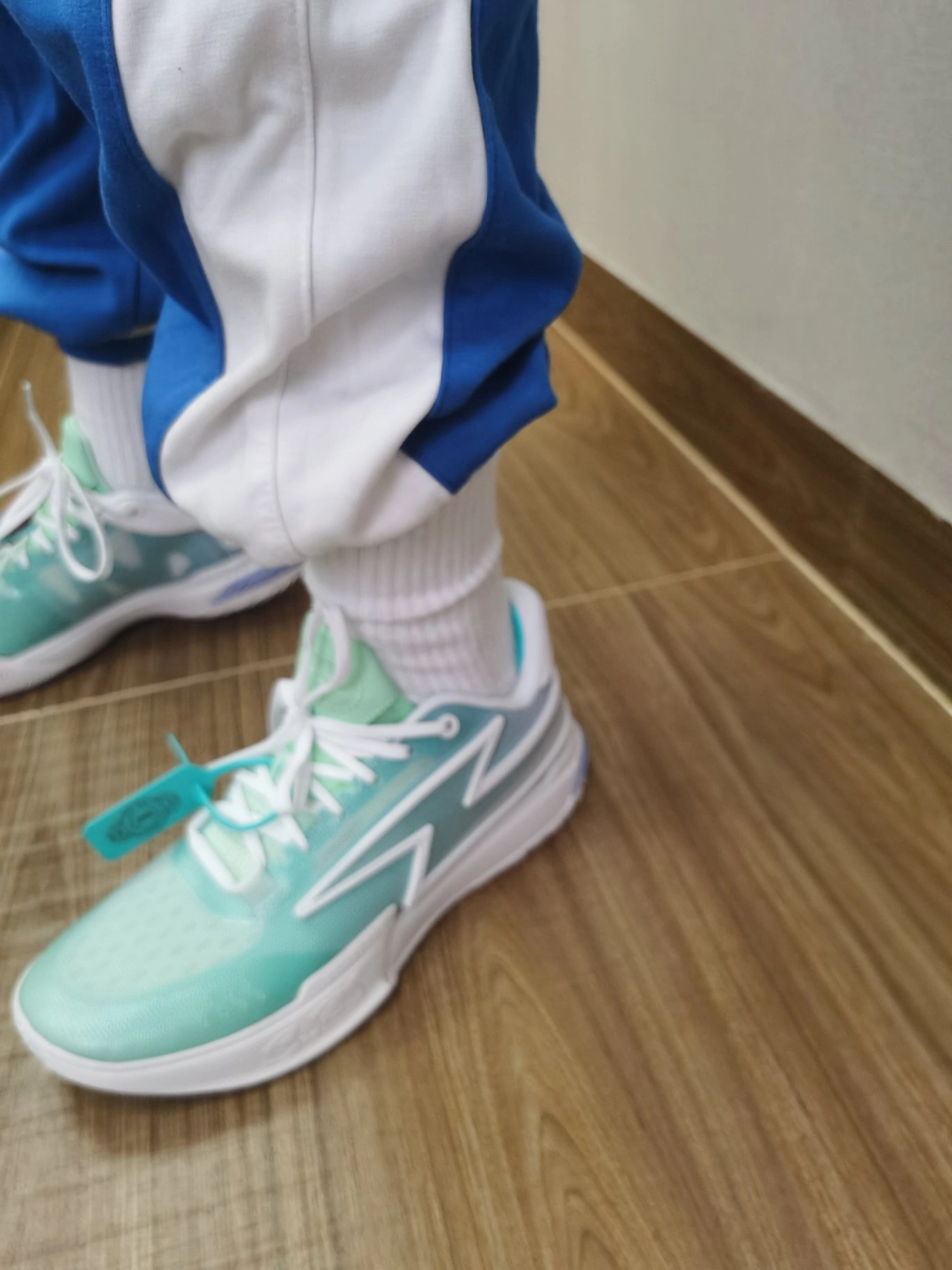 custom review-LINING Son of Flash Aurora Амортизация Износостойкий Низкий Топ Баскетбольные Кроссовки Мужские Зеленый Фиолетовый