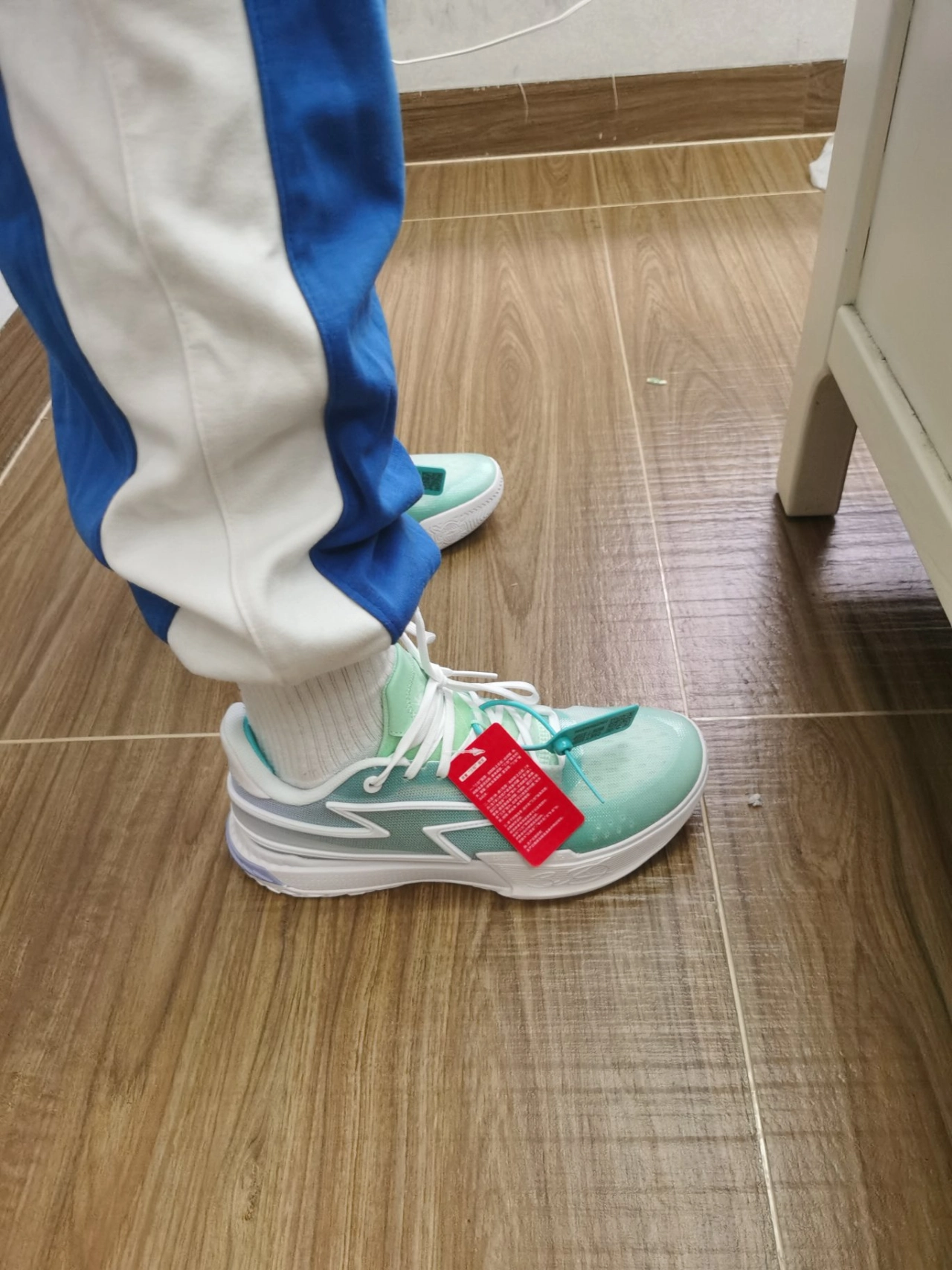 custom review-LINING Son of Flash Aurora Амортизация Износостойкий Низкий Топ Баскетбольные Кроссовки Мужские Зеленый Фиолетовый