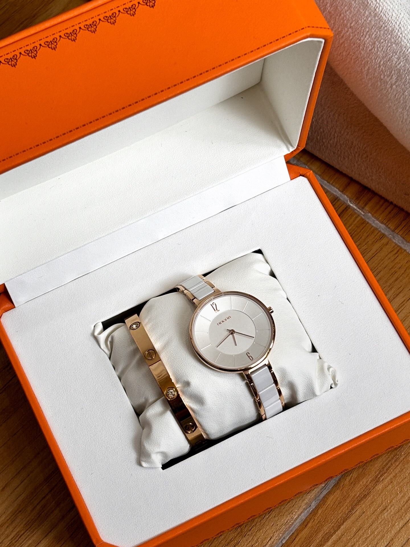 雷克斯手表手环叠戴礼盒97的浪漫