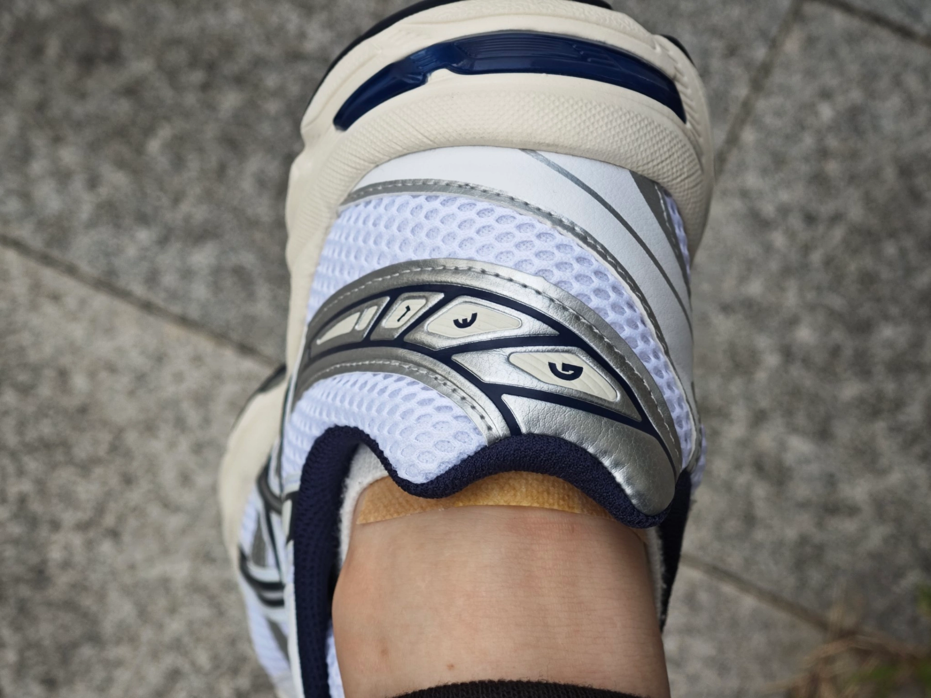 custom review-ASICS Гель 1130 Амортизация Износостойкий Низкий Топ Повседневные Беговые кроссовки Женские Белые Черно-синие