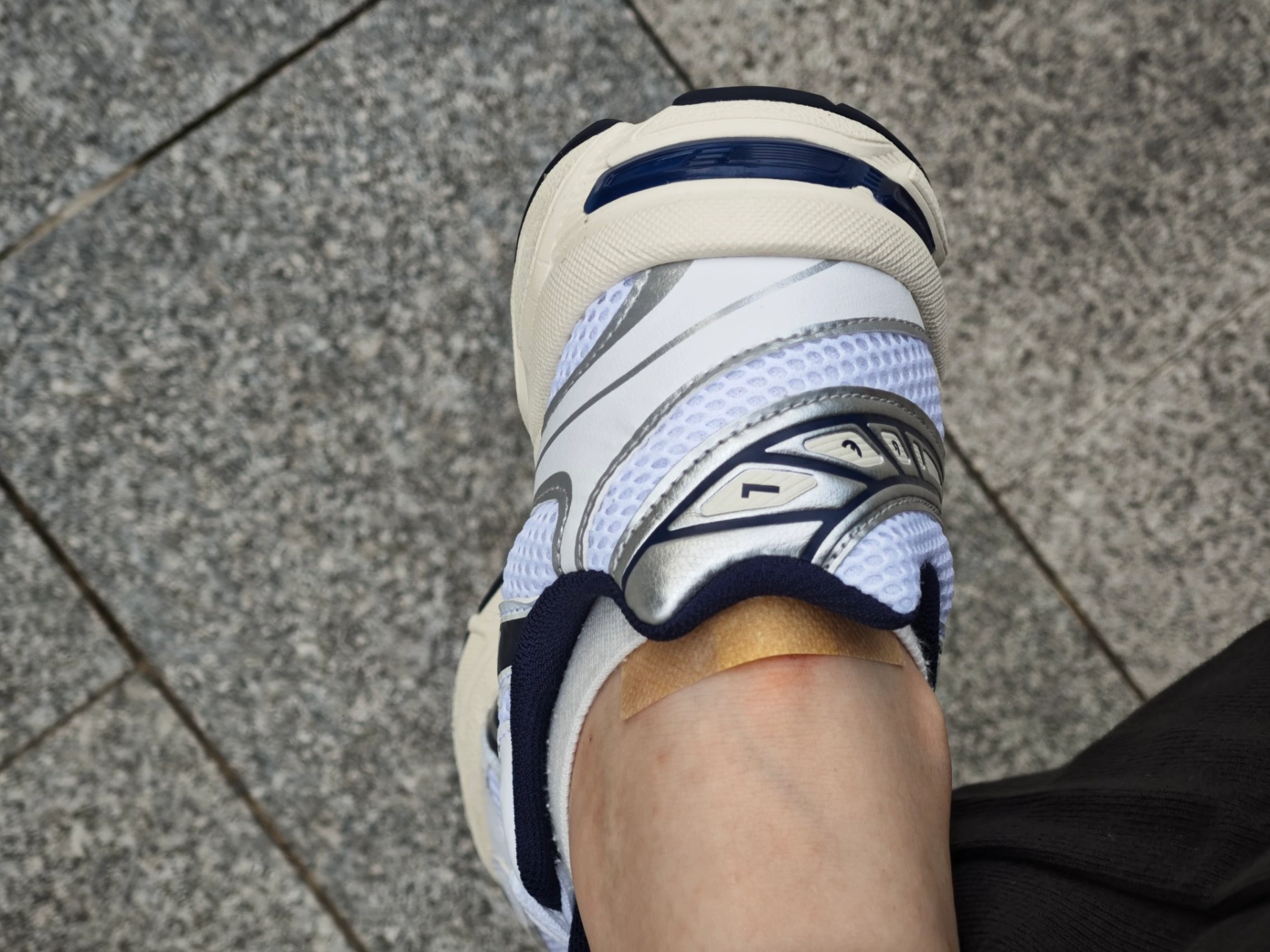 custom review-ASICS Гель 1130 Амортизация Износостойкий Низкий Топ Повседневные Беговые кроссовки Женские Белые Черно-синие