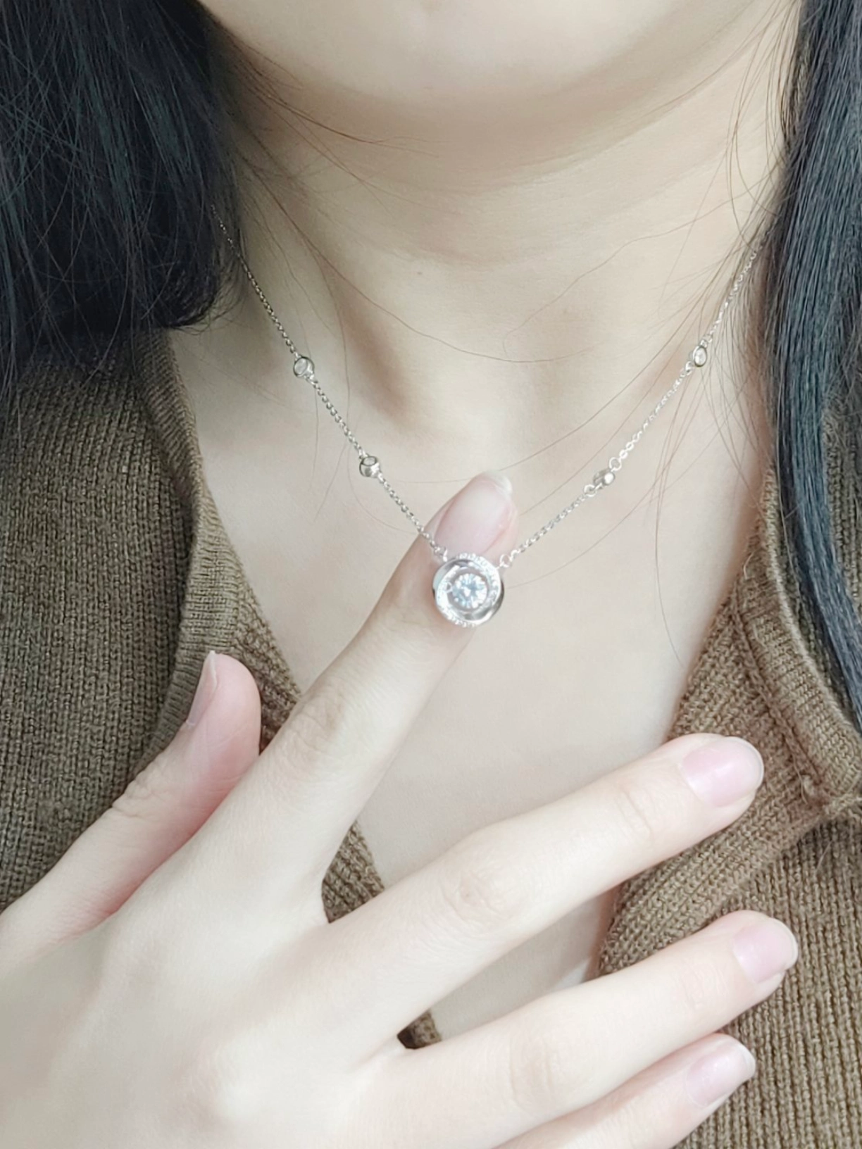 好美呀漂亮锁骨露出来了