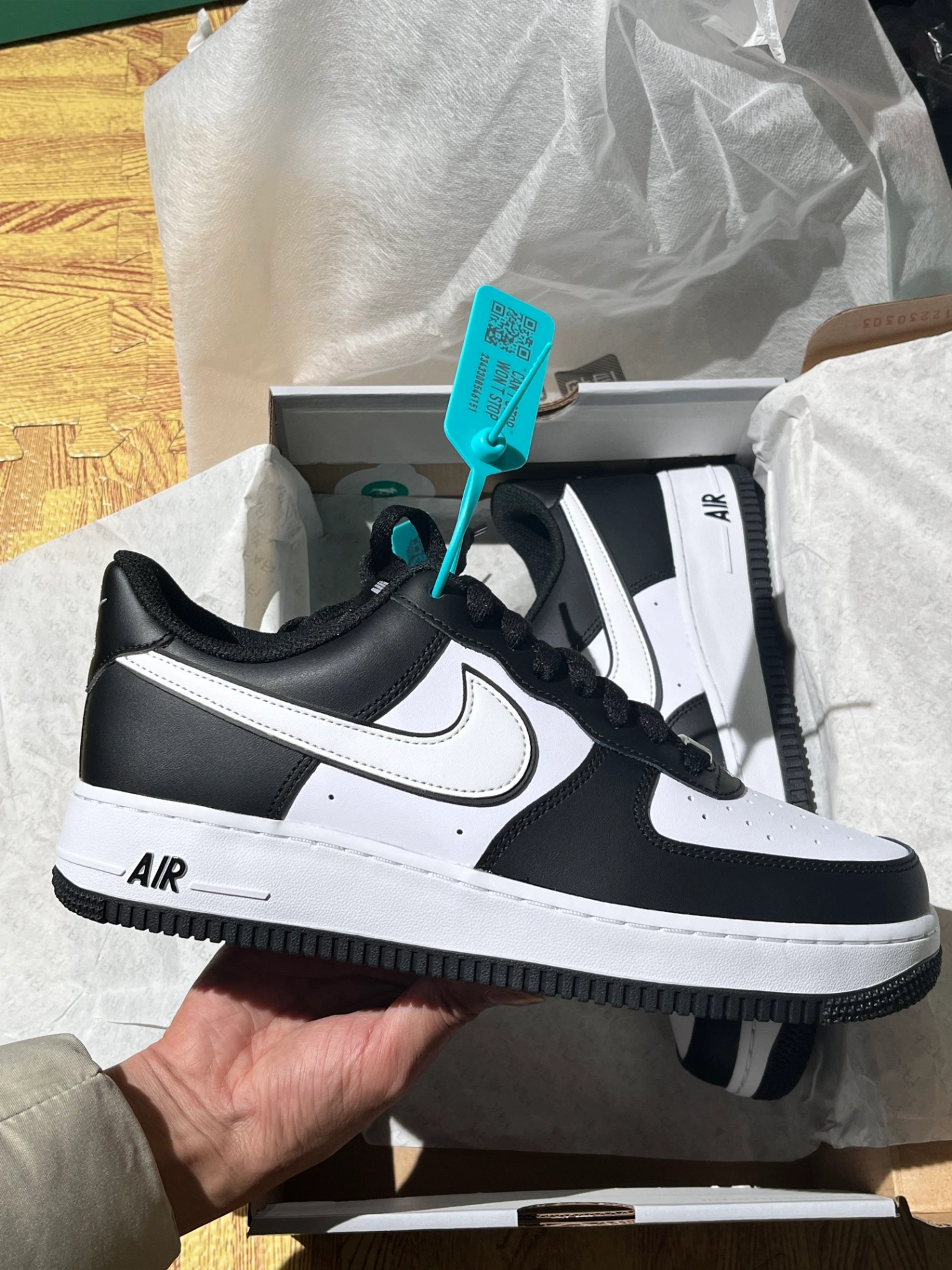 开学季必备nike空军一号黑白配色板鞋