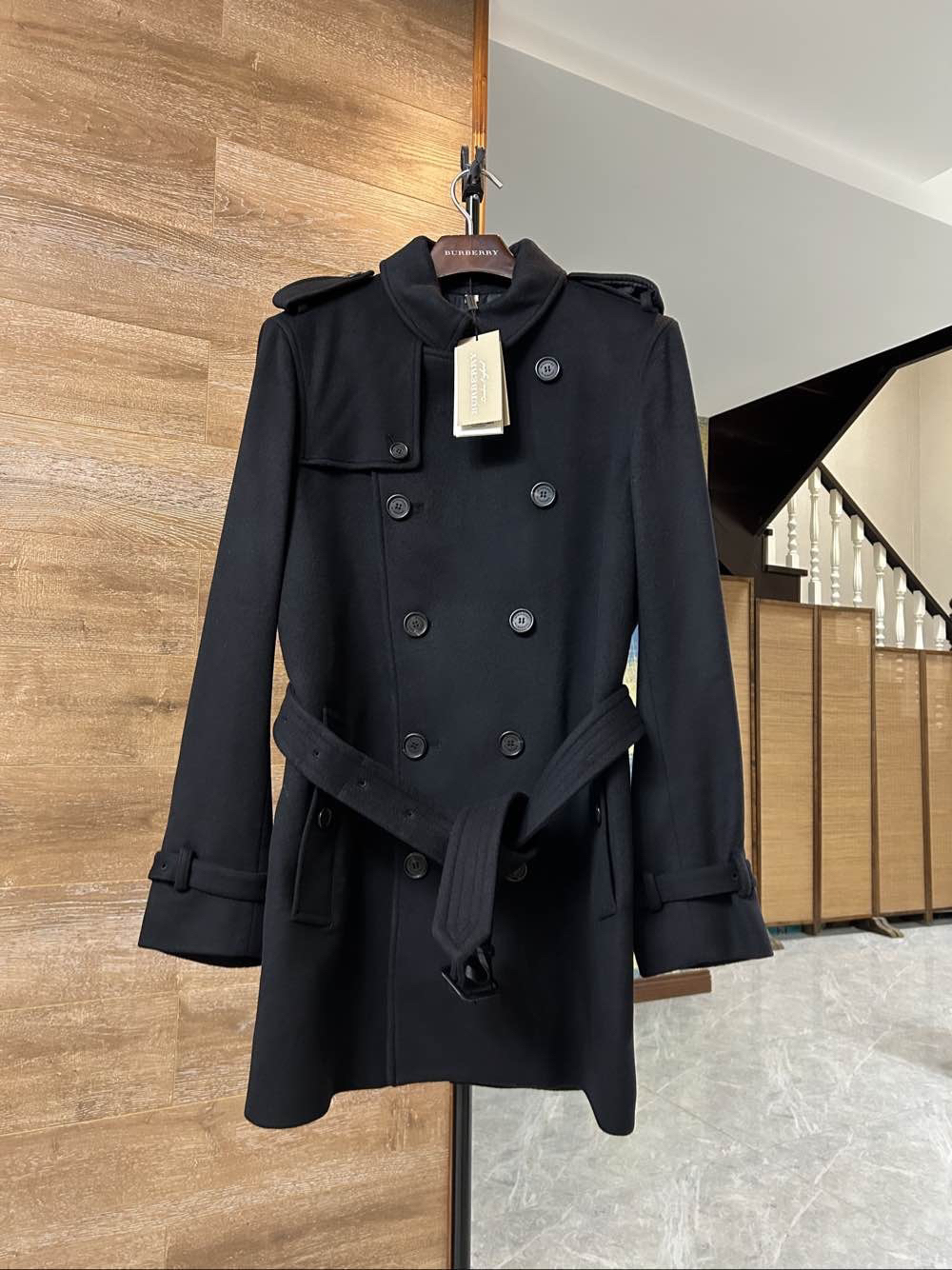 46码 burberry博柏利 肯辛顿纯色中长款风衣外套 男款 黑色