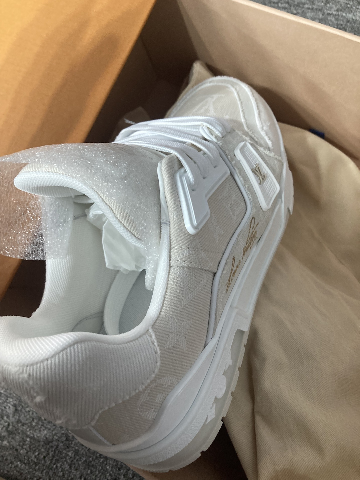 lv trainer米色女款3码