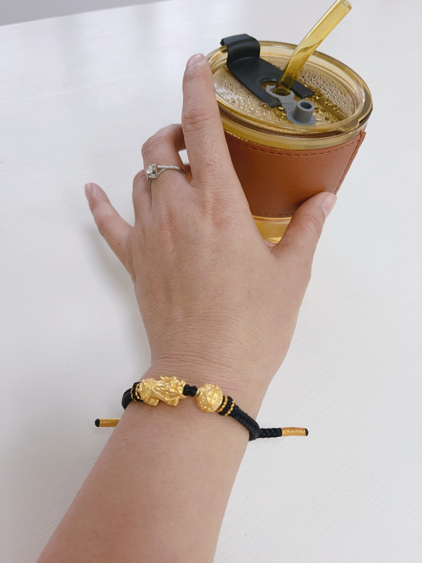 还是没人能告诉我,貔貅正确的佩戴方式是头向里还是向外?