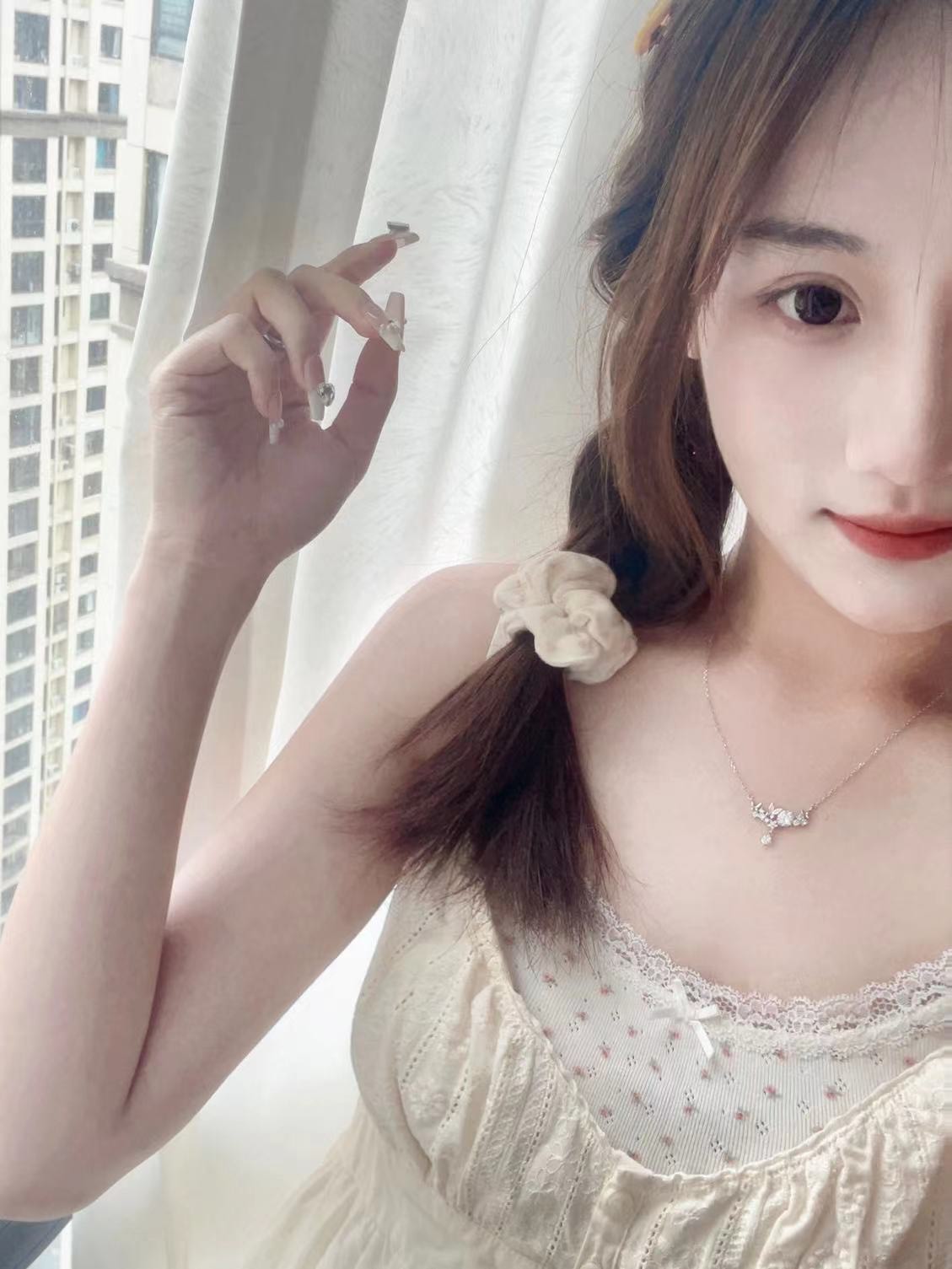 谁懂啊 女孩子身上有鸡皮会蛮尴尬的好吗 
所以我从高中就开始用身体