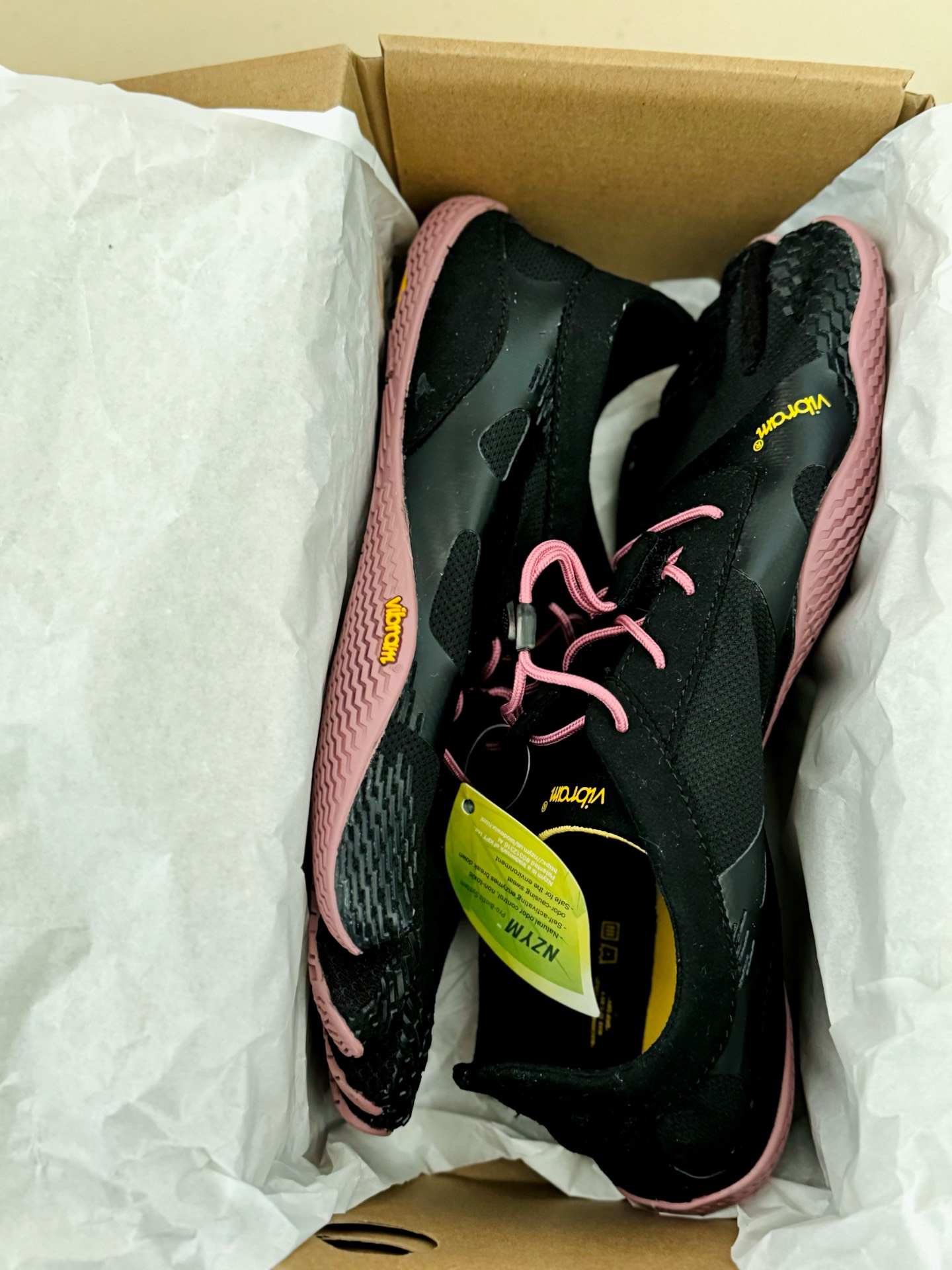 custom review-Vibram KSO EVO FIVE Fingers Низкие кроссовки для тренировок Женские Черные Розовые