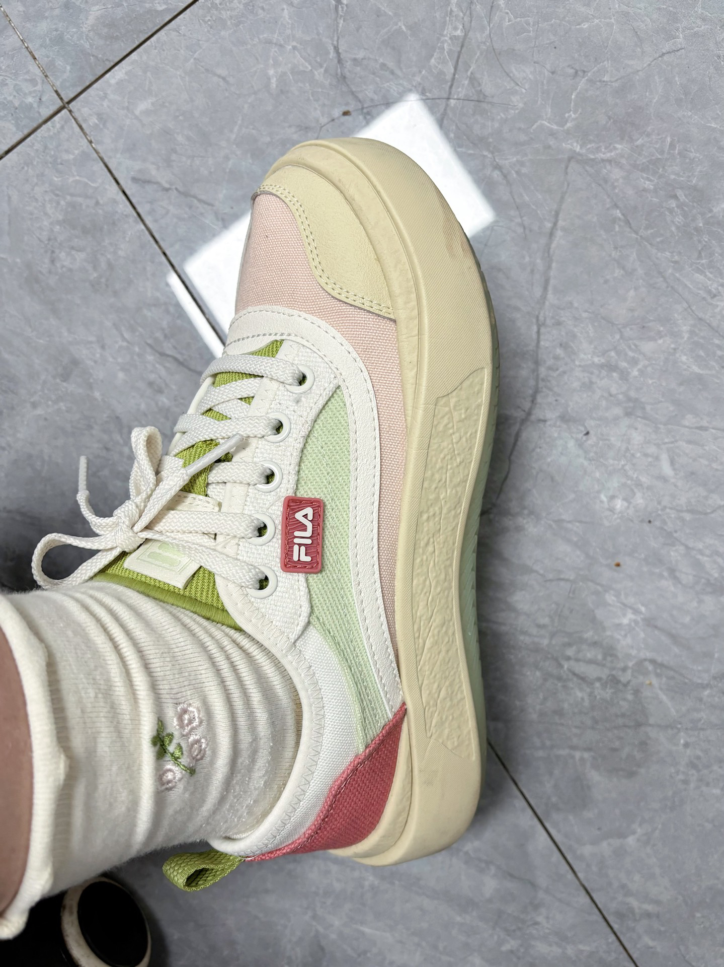 好看的水母鞋.颜色超级治愈呀