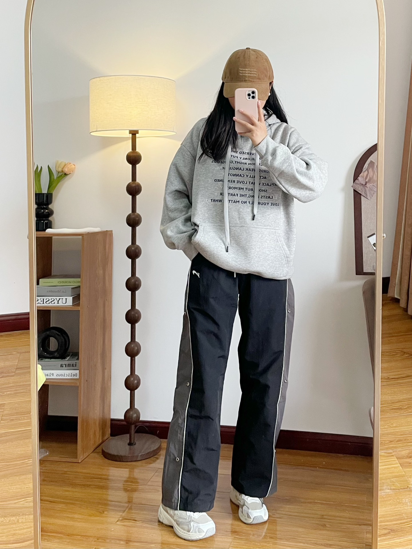 冲锋休闲裤搭配卫衣yyds