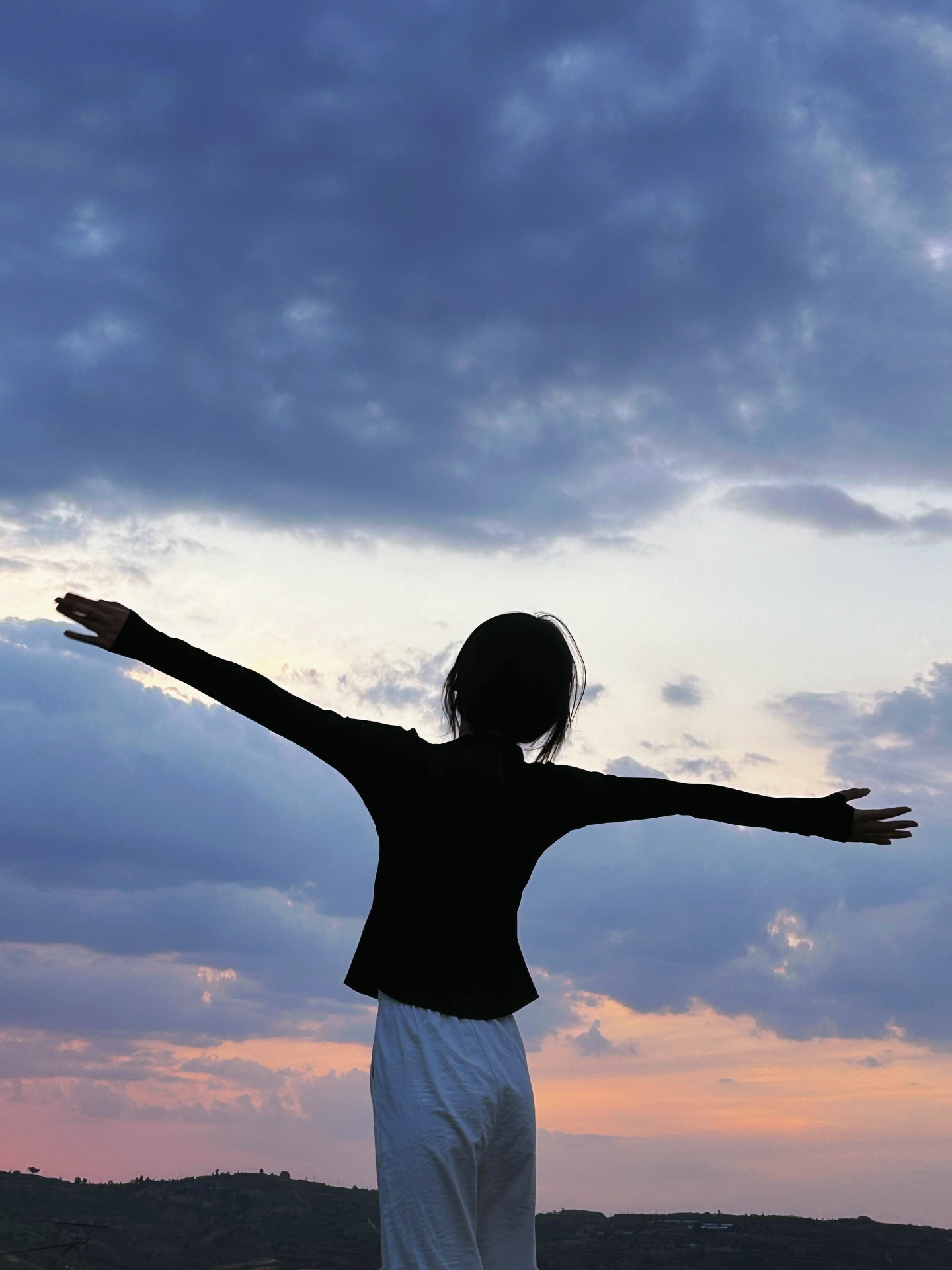 晒晒氛围感背影 #今日份运动女孩 #青春向往  annerun 立领瑜伽拉链