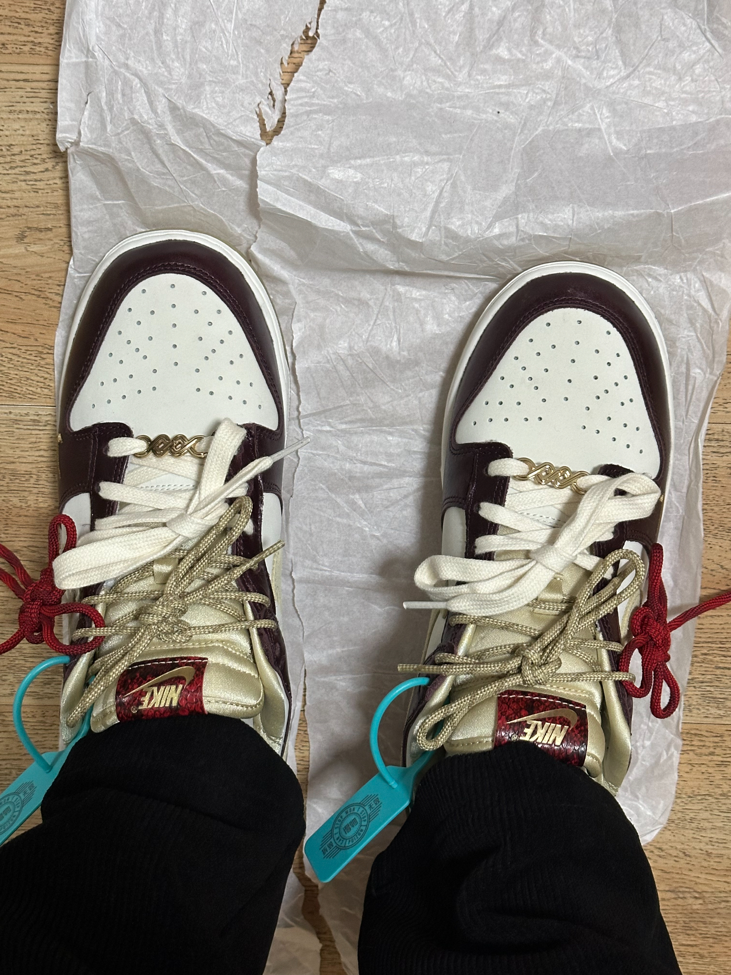 custom review-Nike Dunk Slip Resistant Abrasion Resistant Низкие Кроссовки для скейтбординга Женские Белые Золото Красный