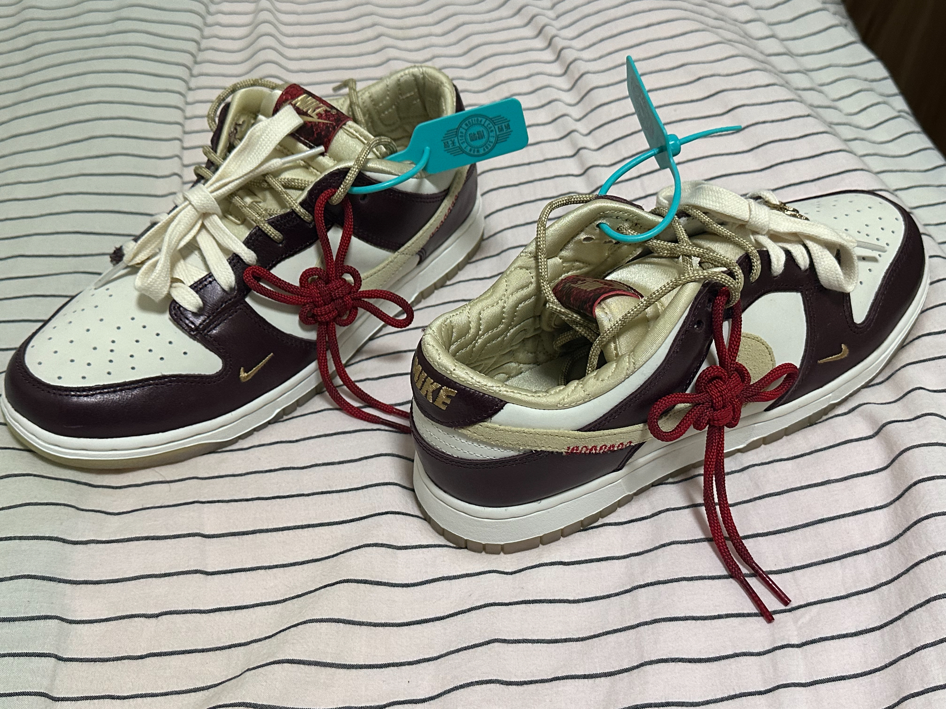 custom review-Nike Dunk Slip Resistant Abrasion Resistant Низкие Кроссовки для скейтбординга Женские Белые Золото Красный