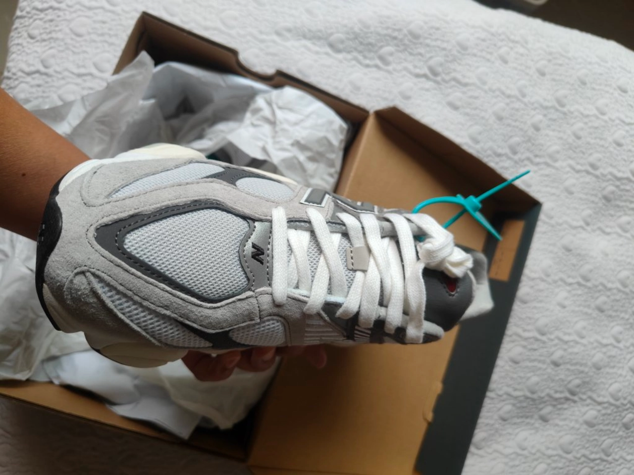 custom review-New Balance 9060 'Rain Cloud Grey'