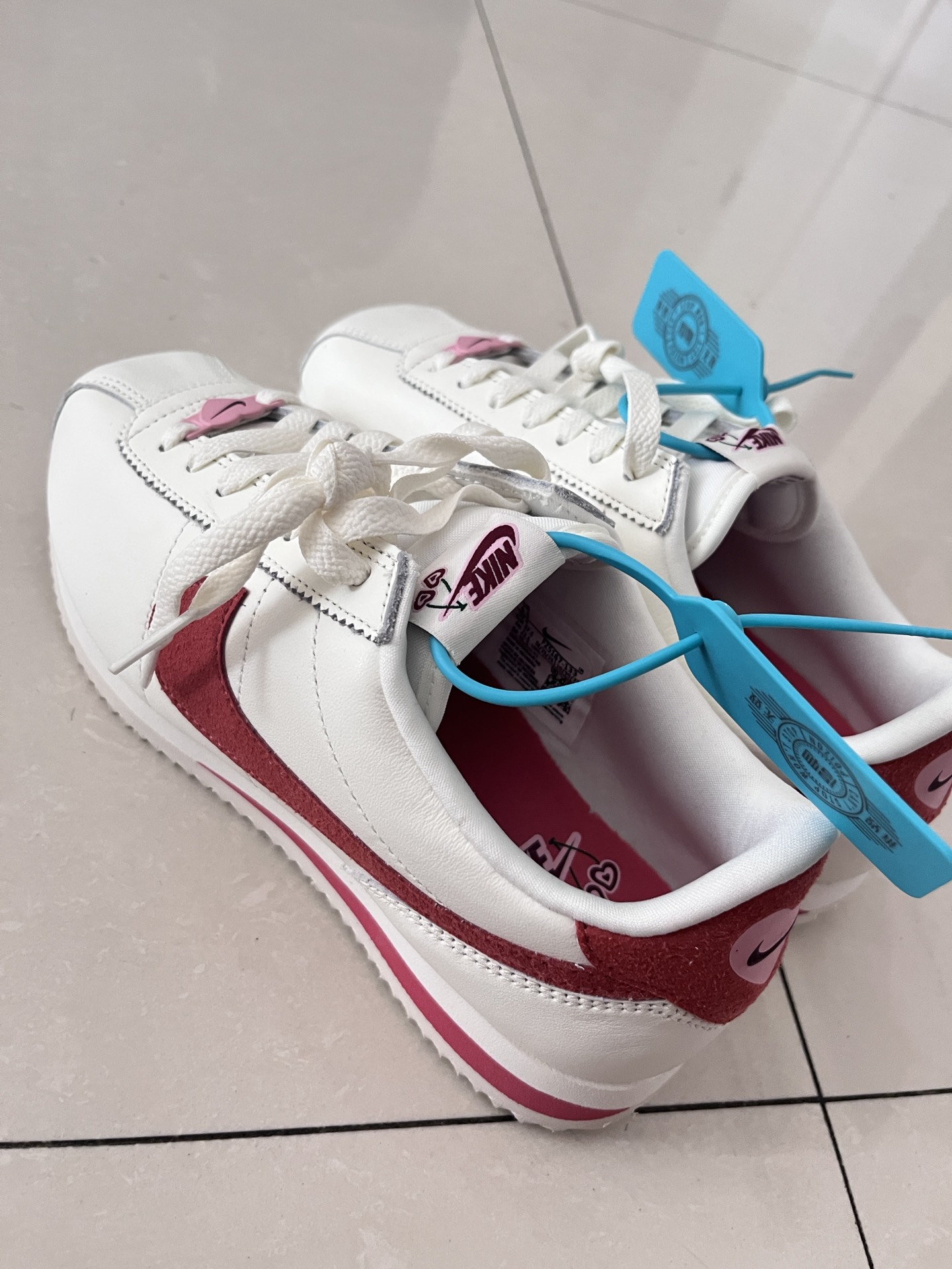 custom review-Nike Cortez SE Устойчивый к истиранию Низкий Топ Повседневный Городской Коммутирование Беговые кроссовки Женские Белый Красный