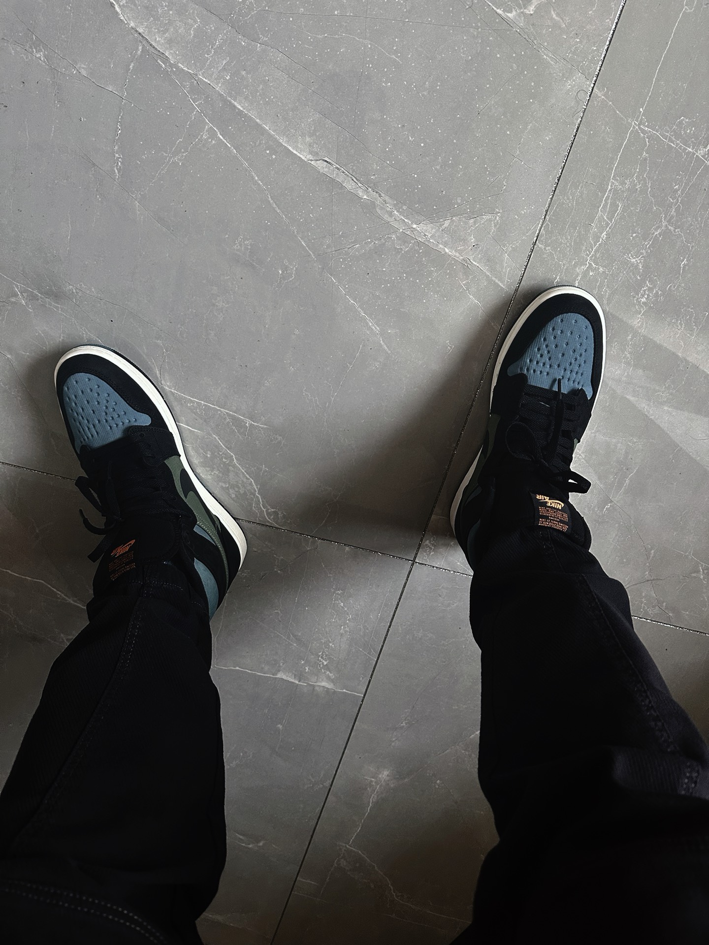 custom review-Jordan Air Jordan 1 Элемент 'Черный оливковый' Высокий топ Винтажные баскетбольные кроссовки Мужской Черный Зеленый