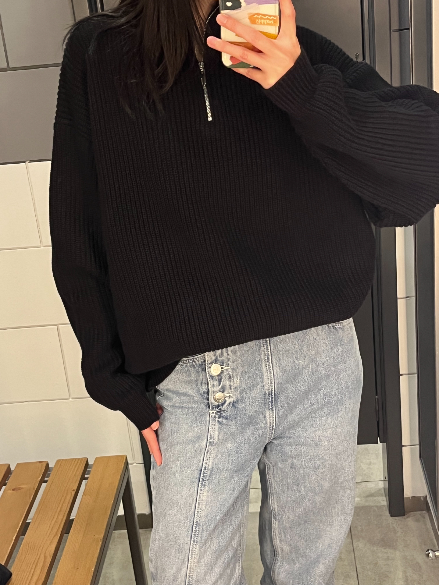 需要一件黑色毛衣