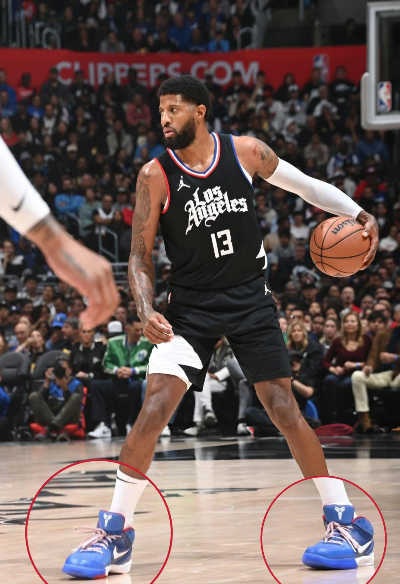 保罗乔治上脚nike kobe 4 protro "philly" ​