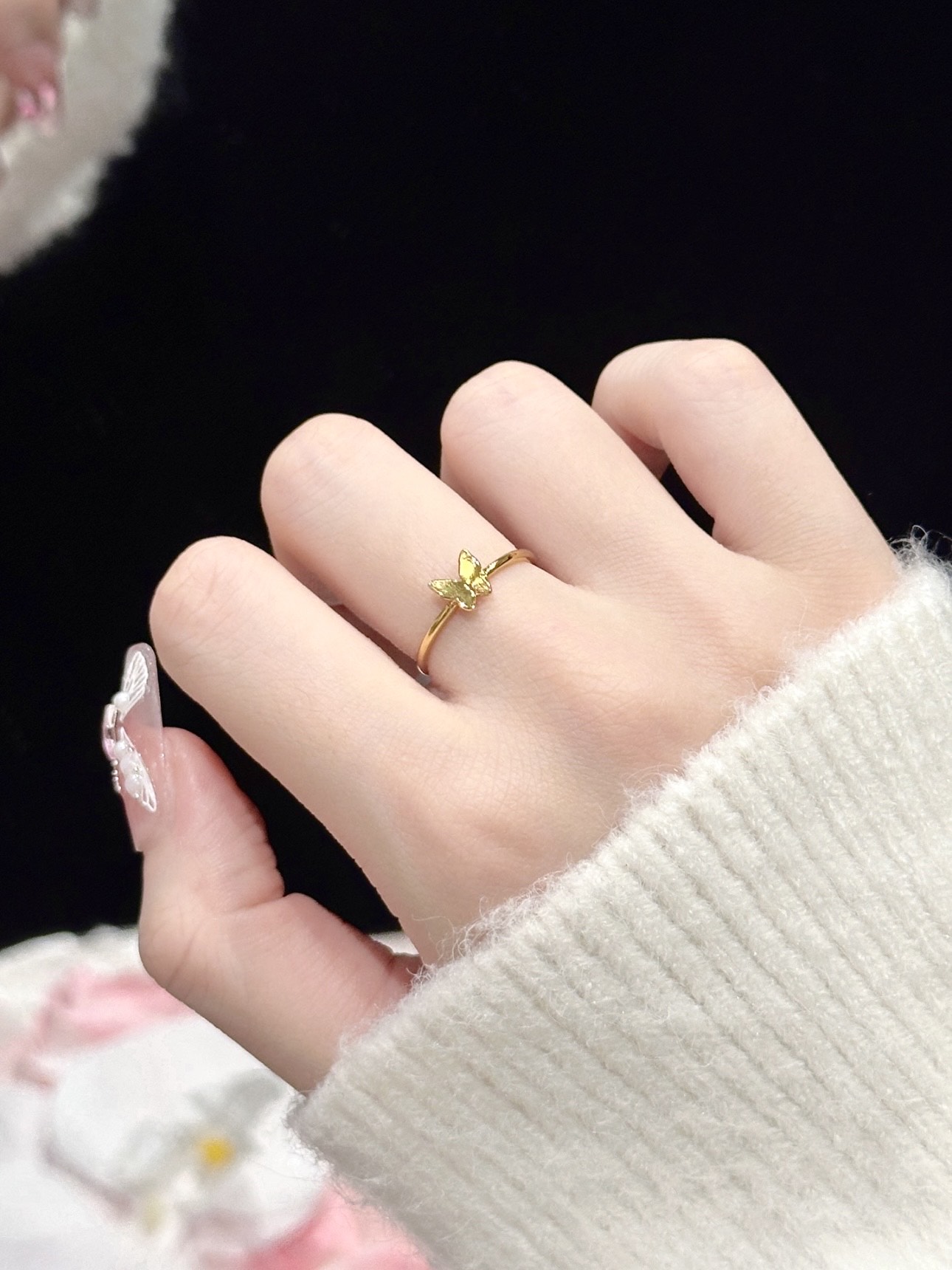 挖到一枚敲好看的小金蝴蝶戒指!