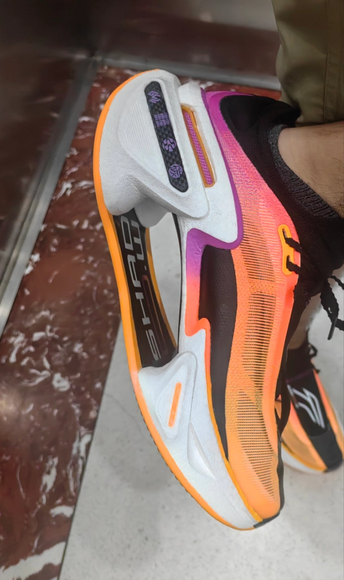custom review-LiNing Shadow 3.0 Cushioned Wear-Resistant Breathable Rebound Low-Top Running Shoes Unisex Orange Black