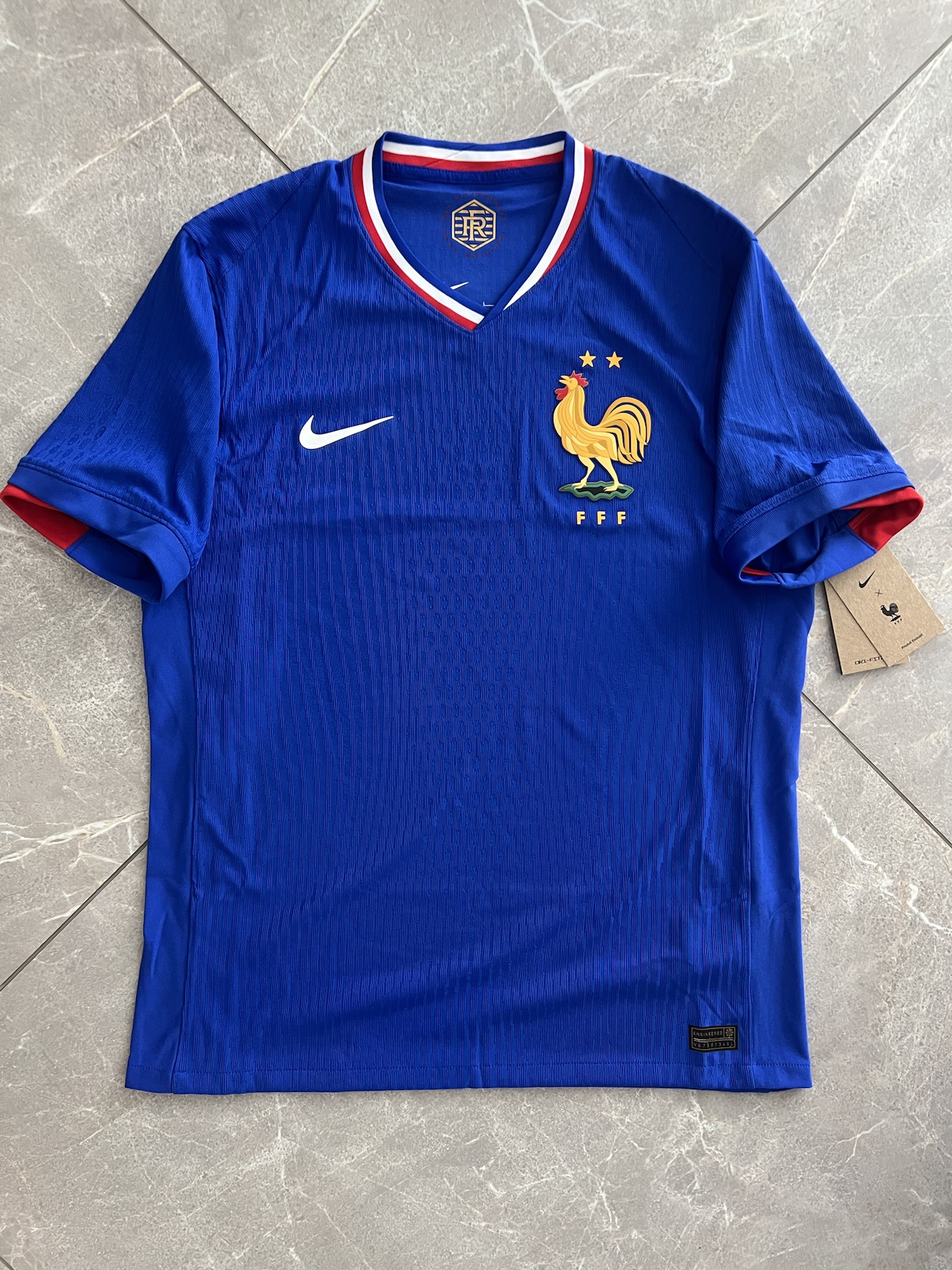 欧洲杯法国主场球衣