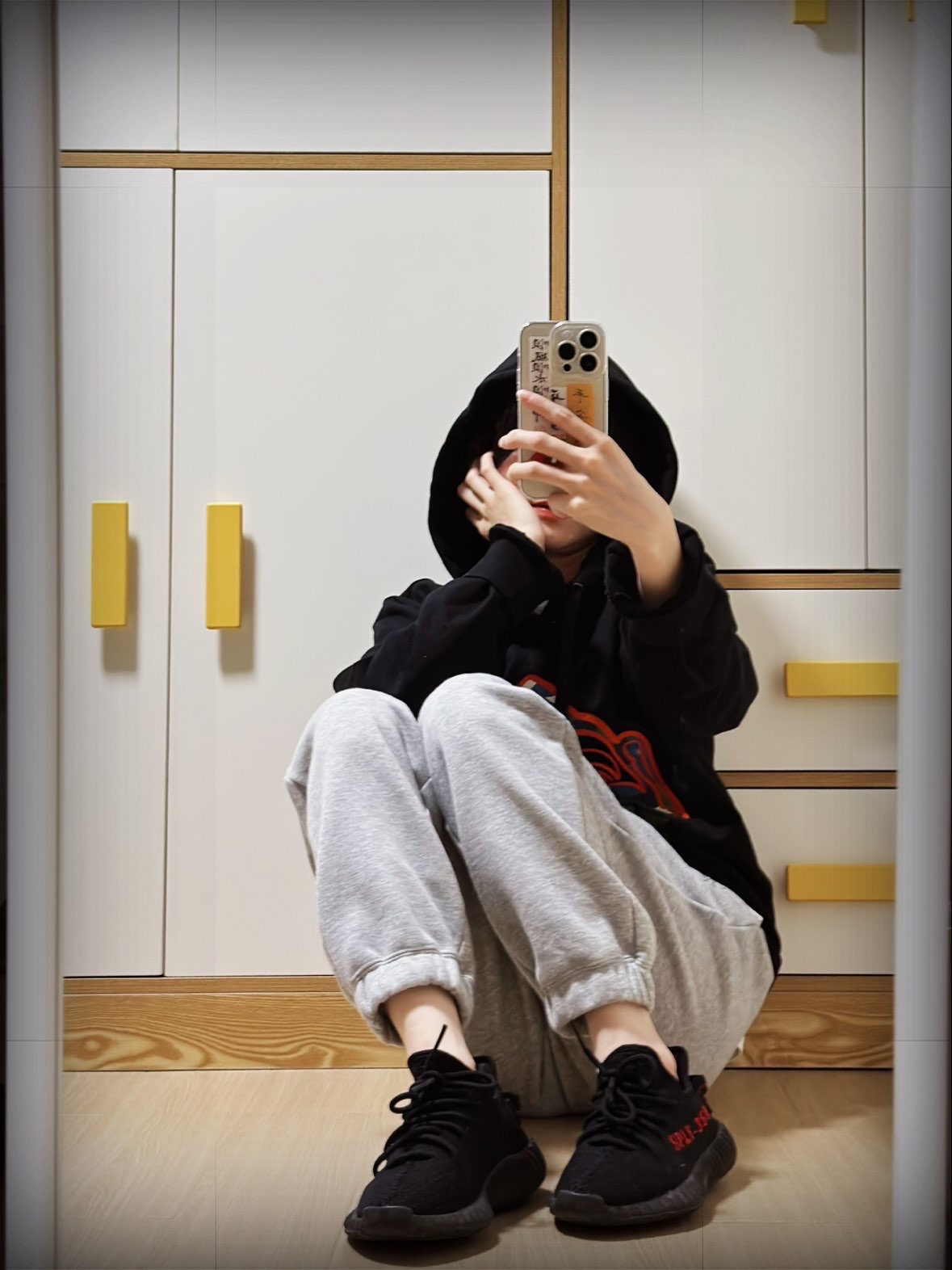 92一双有态度的黑红字椰子350!