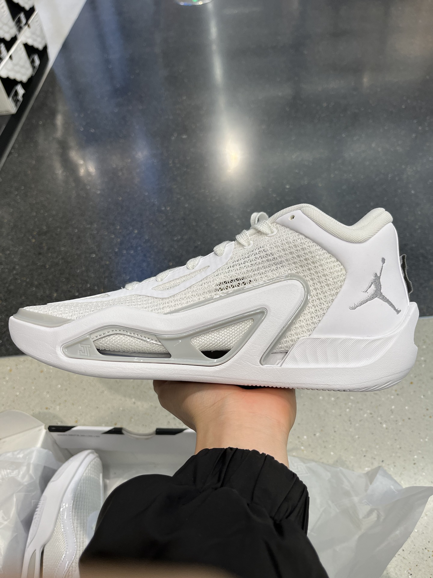 jordan tatum 1 篮球鞋白色 太帅了太帅了