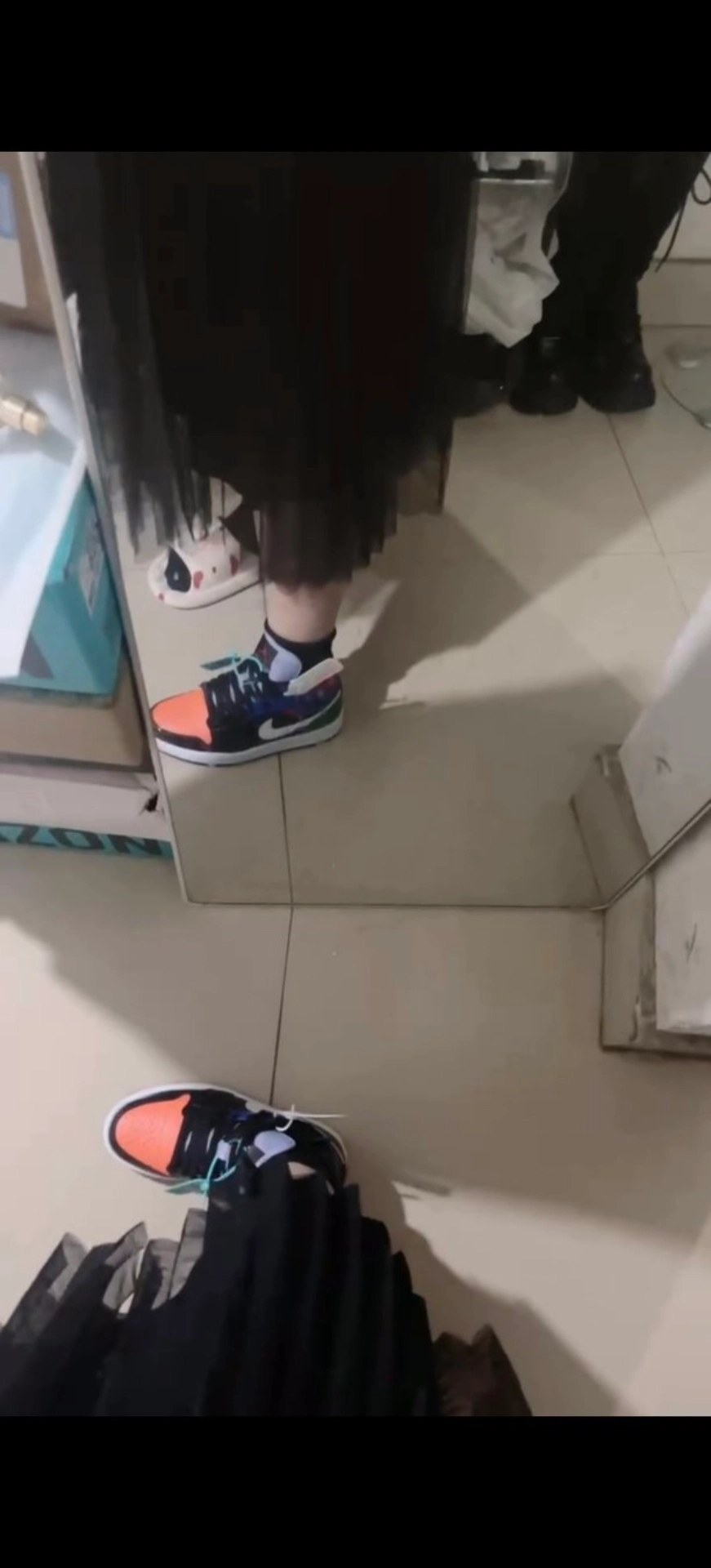 custom review-Jordan Air Jordan 1 MID SE Patent Смесь MID Топ Винтажные баскетбольные кроссовки Женские Многоцветный