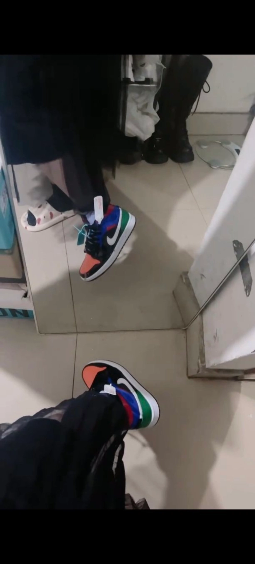 custom review-Jordan Air Jordan 1 MID SE Patent Смесь MID Топ Винтажные баскетбольные кроссовки Женские Многоцветный