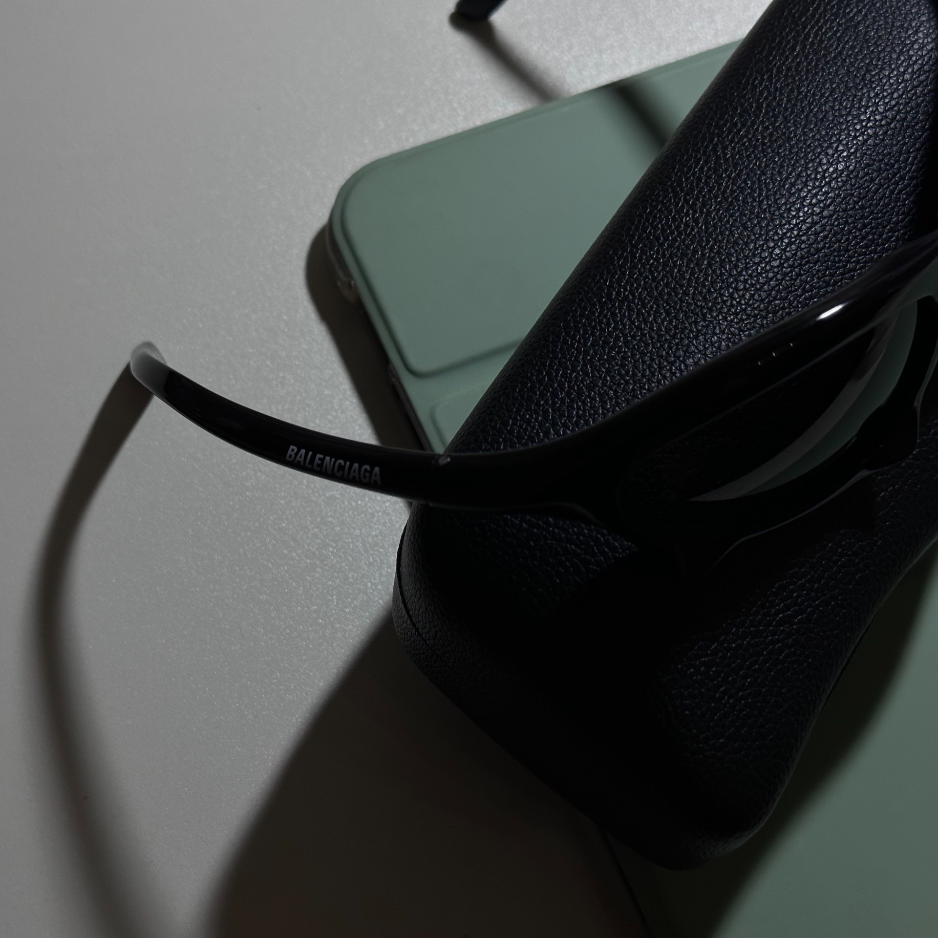 custom review-Balenciaga Нерегулярная форма Солнцезащитные очки Мужской