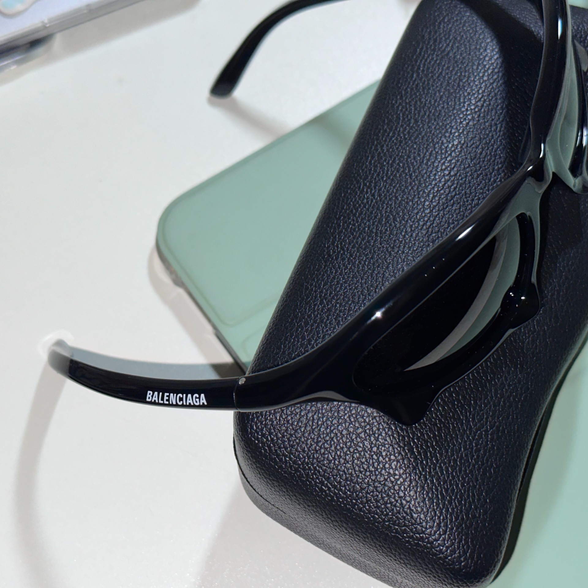 custom review-Balenciaga Нерегулярная форма Солнцезащитные очки Мужской