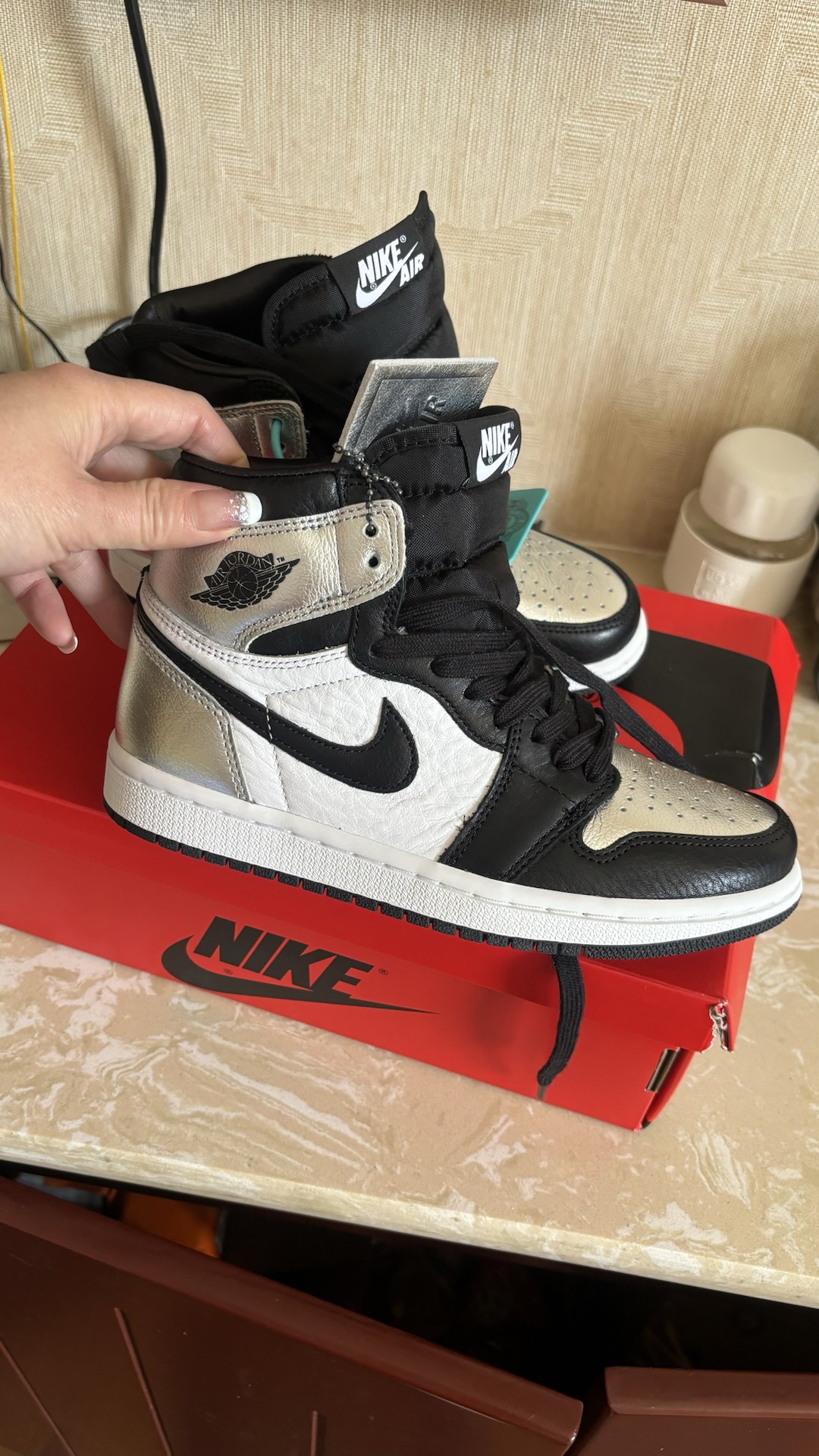 custom review-Jordan Air Jordan 1 High OG Ретро 'Серебряный Палец' Высокий Топ Винтажные Баскетбольные Кроссовки Женские Жидкое Серебро
