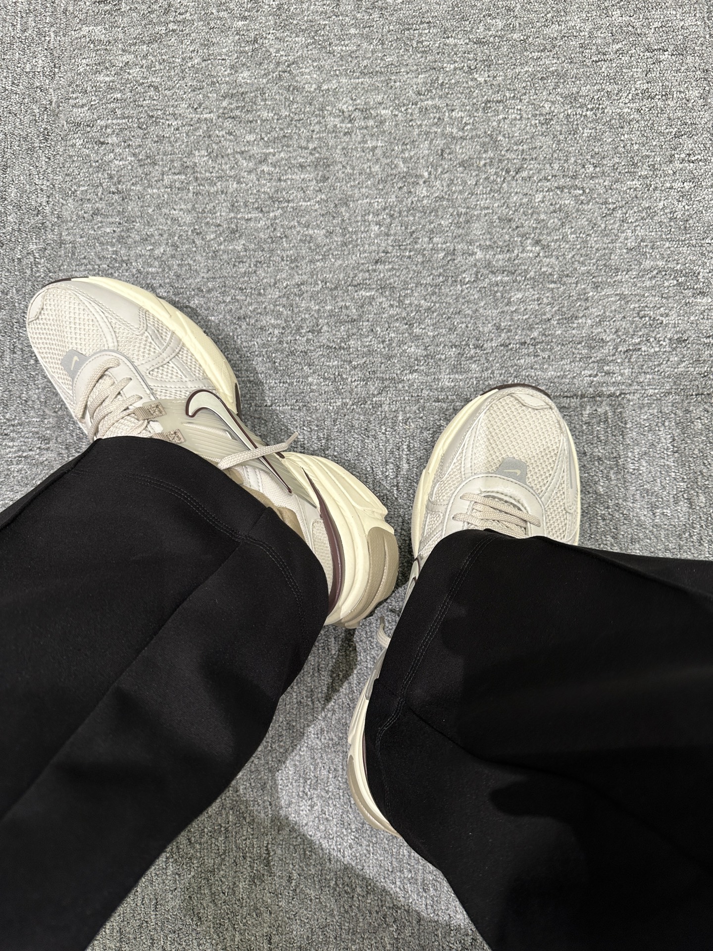 custom review-Nike V2K Run Устойчивый к истиранию Низкий Топ Повседневные Городские Кроссовки для Коммуникативных Беговых Кроссовки Женские Серый Белый