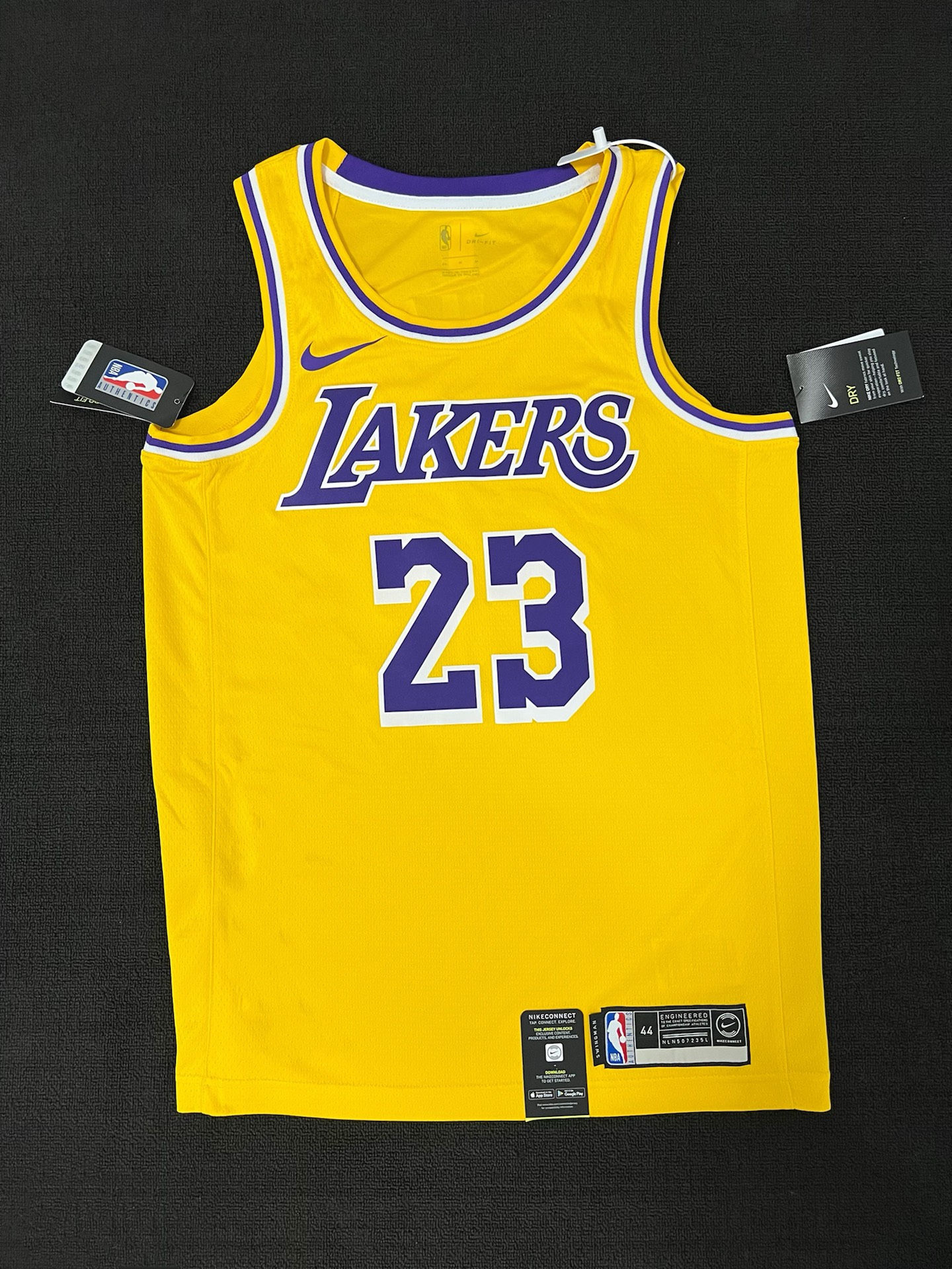 买的少得买的好之 520送男友第一件nba球衣