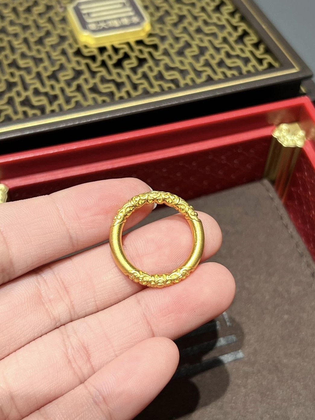 那是你没见过卷草纹黄金戒指❗