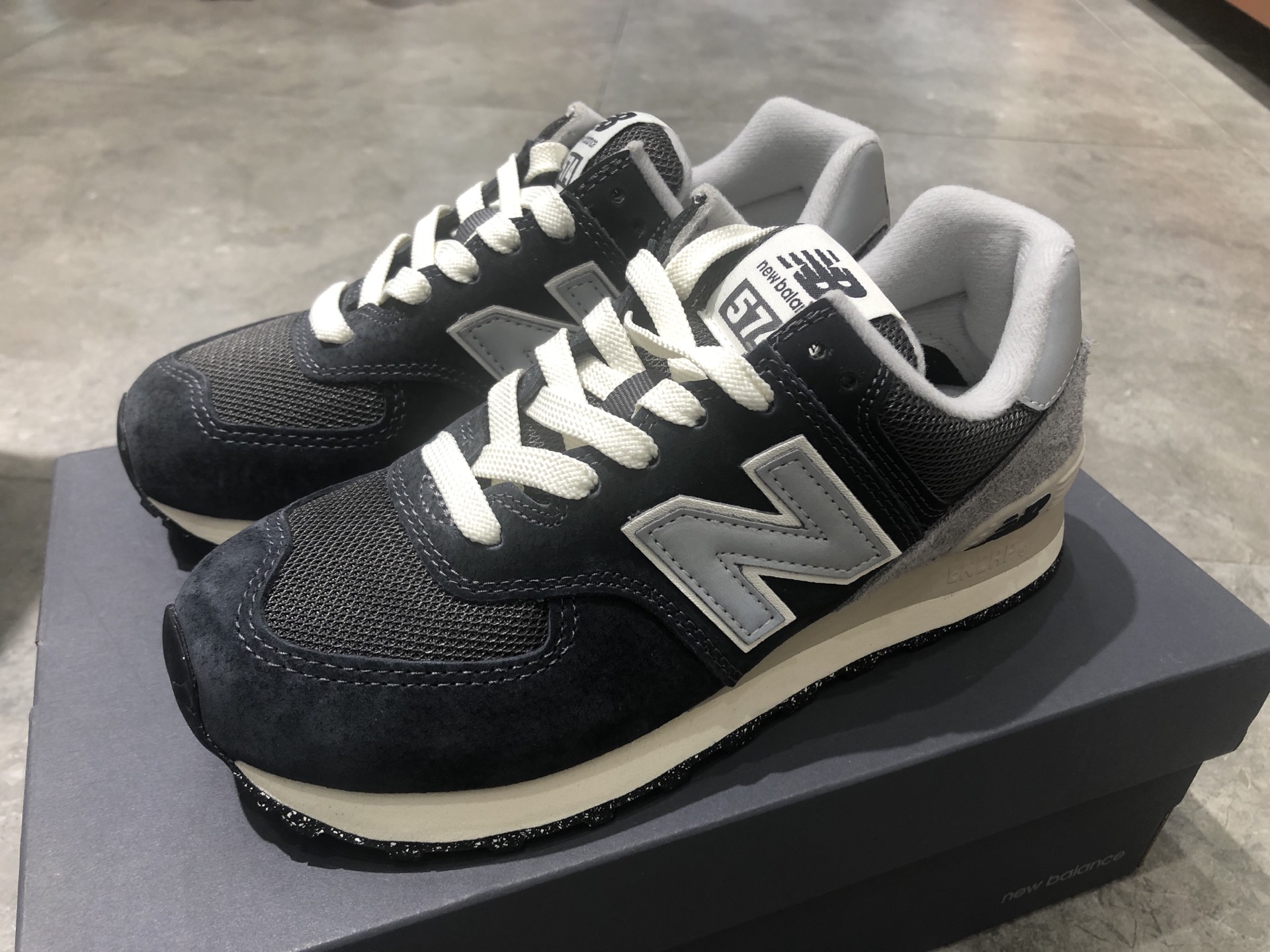 公主的鞋柜必须有这双 #百搭好鞋新百伦574