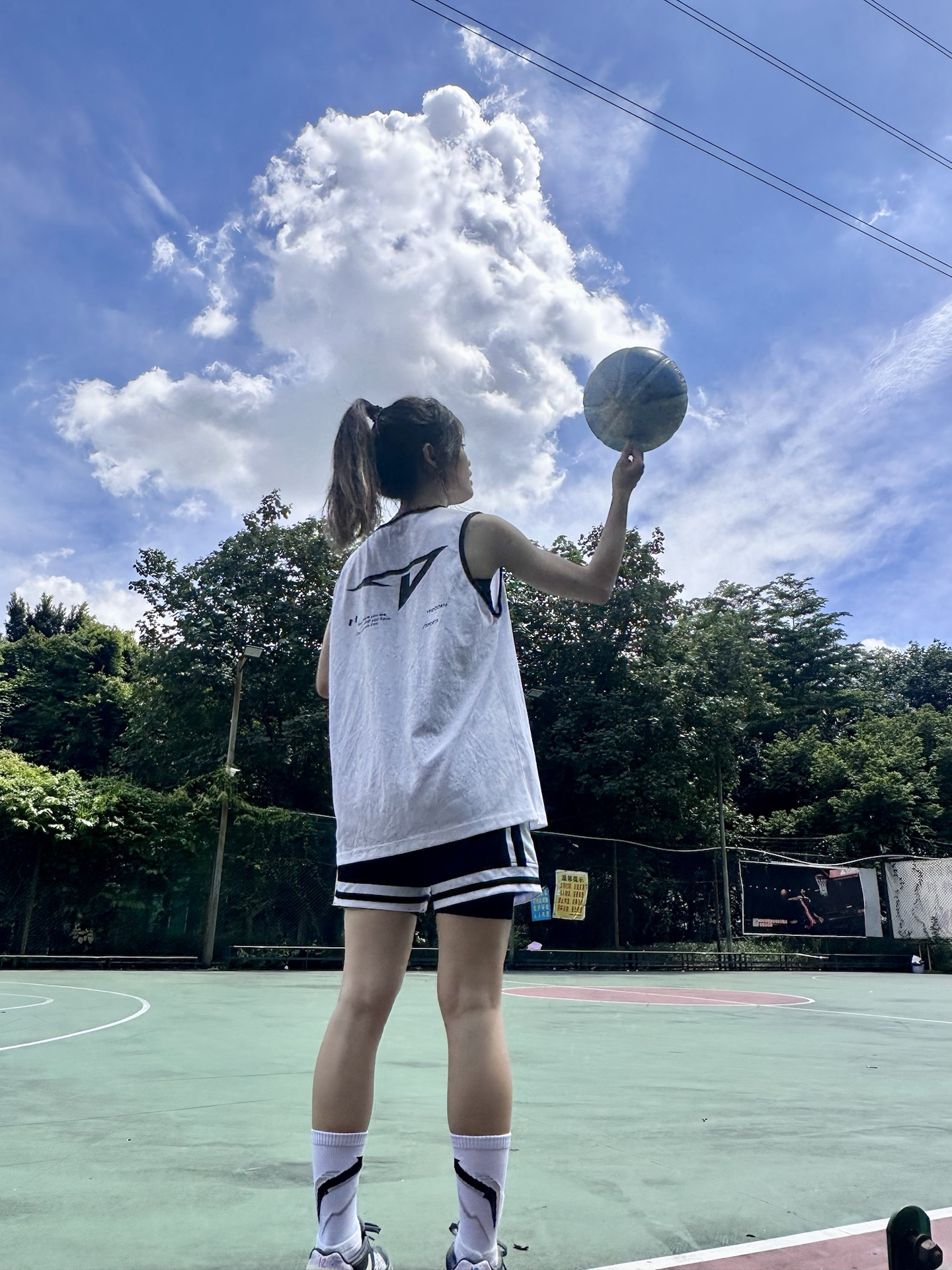 透气舒服😌

#我想打篮球☀ #打篮球的女生有多酷 #篮球女孩日常