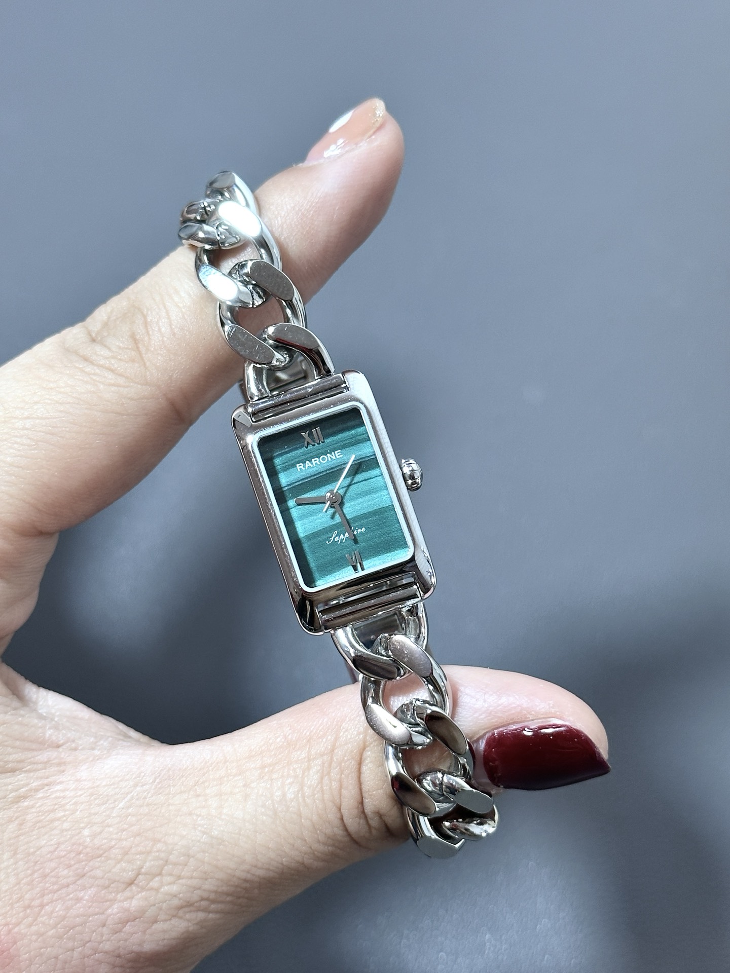 哪个女生能拒绝的了这个古巴链手表60呀