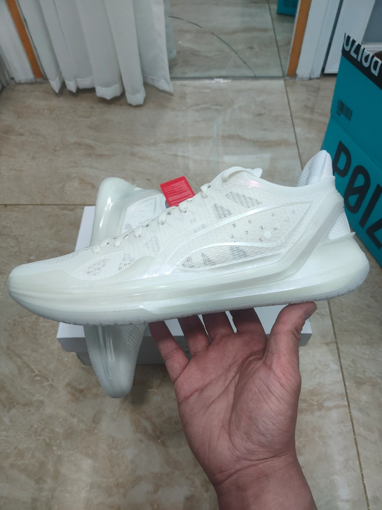 custom review-LiNing Blade 4V2 Cushioning Slip Resistant Support Lightweight Rebound Low top Basketball Shoes Men's White