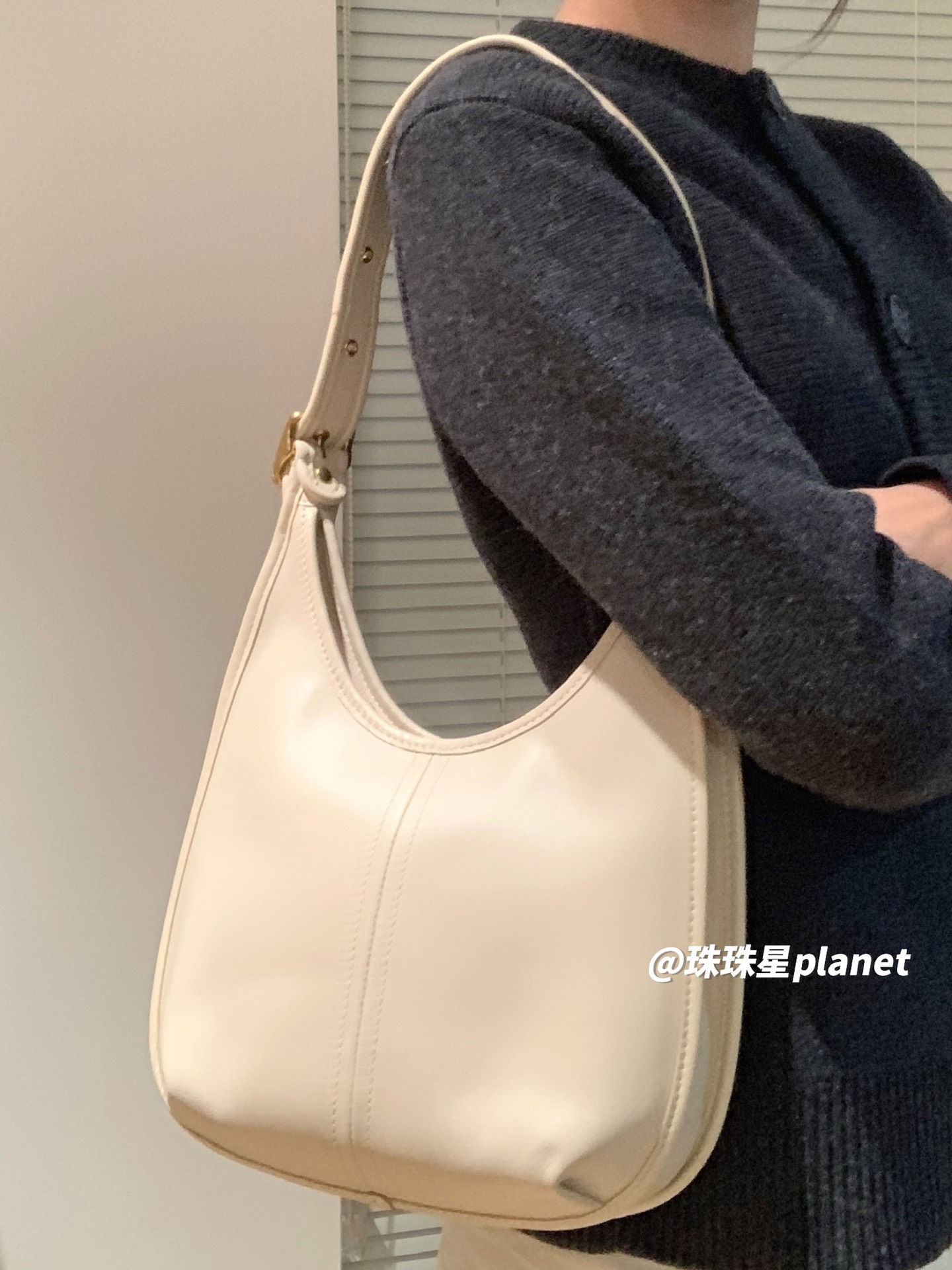 coach米色牛皮单肩包