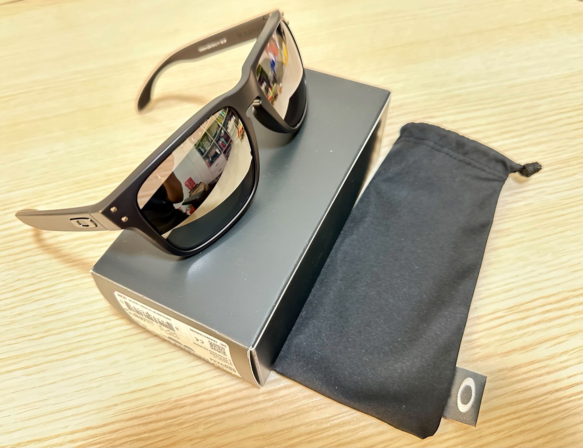 custom review-Oakley Квадратные Солнцезащитные Очки Унисекс