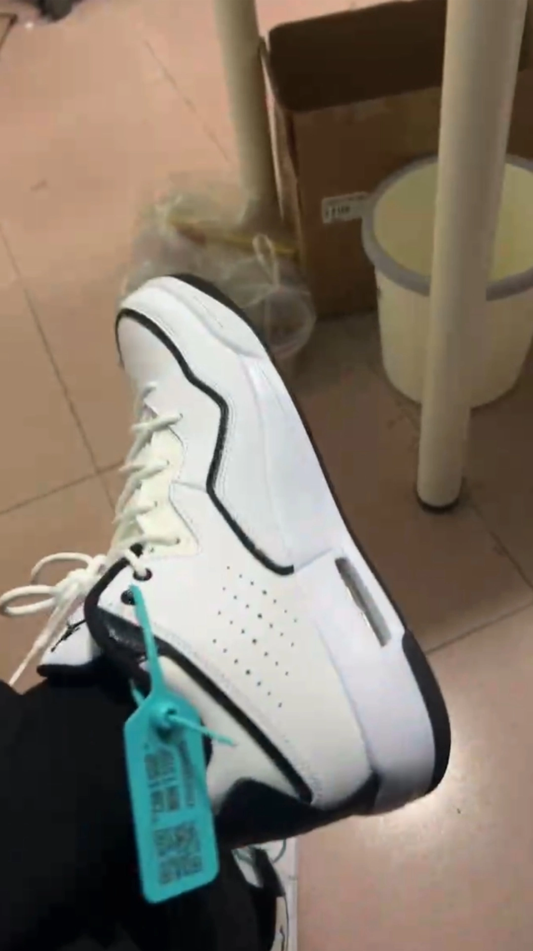 custom review-Джордан Courtside 23 Устойчивый к истиранию MID Топ Винтажные баскетбольные кроссовки Мужской Белый