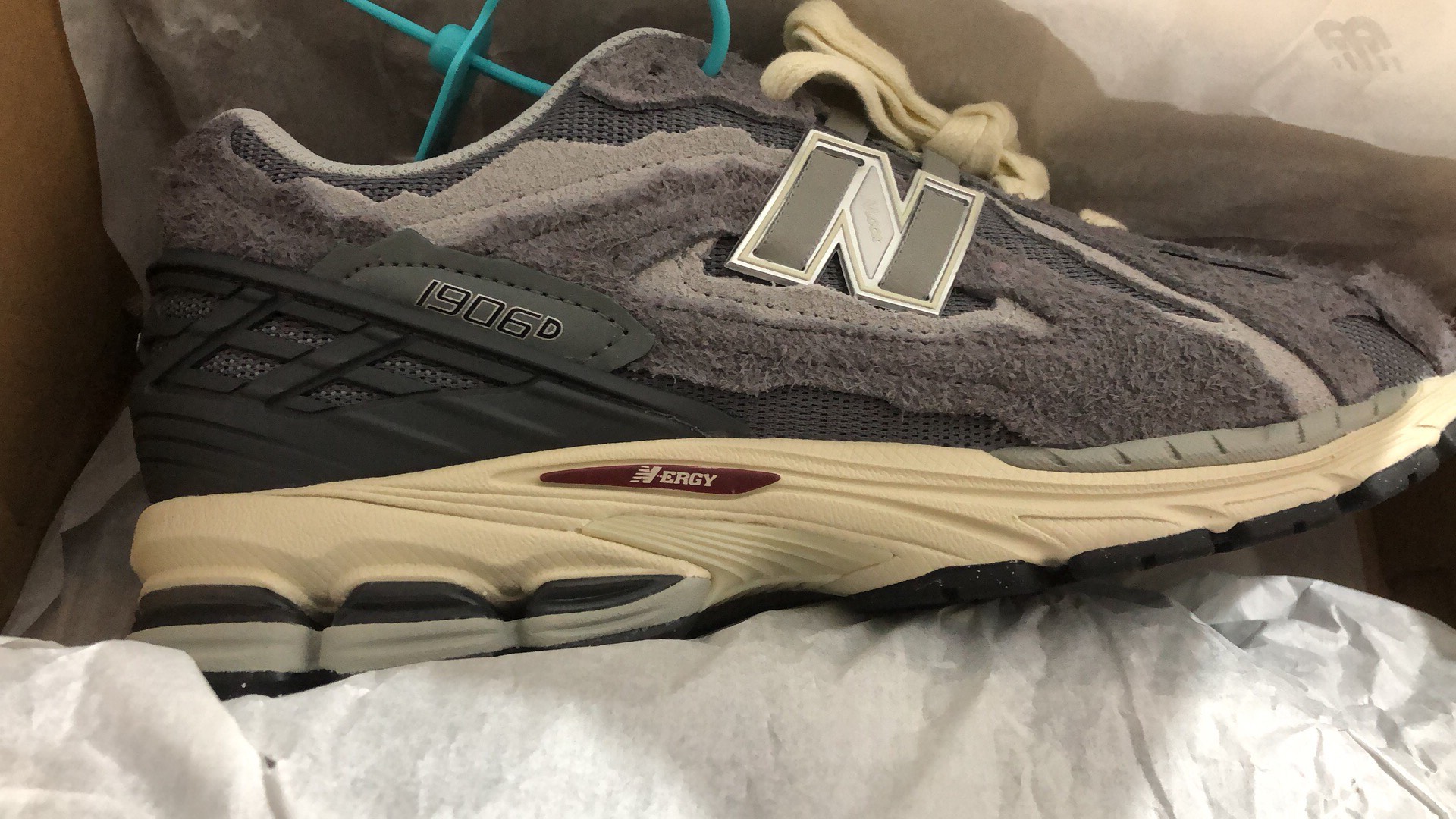 custom review-New Balance 1906D Устойчивый к истиранию Дышащий Низкий Топ Повседневная Городская Коммутация Беговые кроссовки Унисекс Серый ласточкин хвост