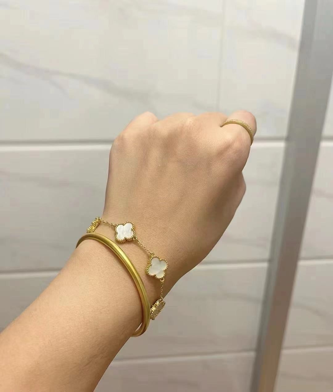 太姐妹们,真的太可了!叠戴单戴都yyds的四叶草五花手链