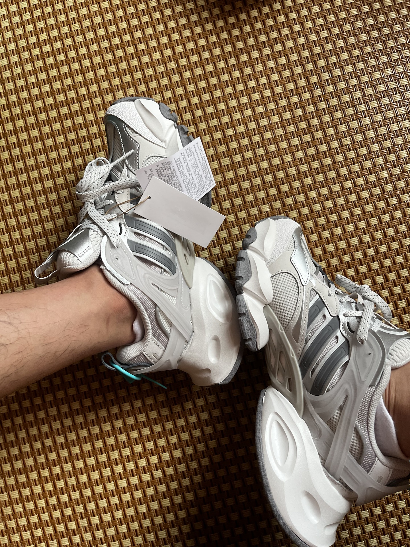 custom review-Adidas XLG RUNNER DELUXE Устойчивый к истиранию Низкий Топ Повседневные Городские Кроссовки для Коммуникативных Беговых Кроссовки Унисекс Серый Белый