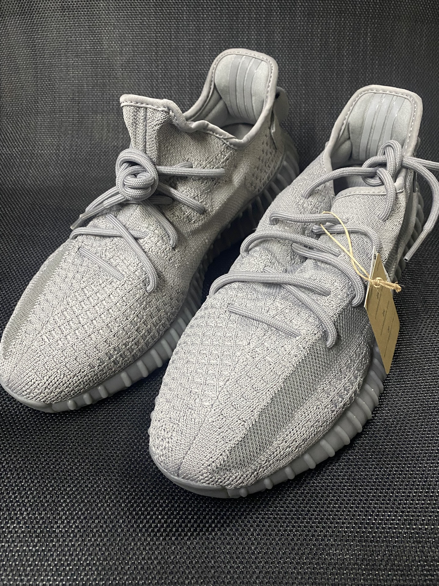 yeezy灰色到货