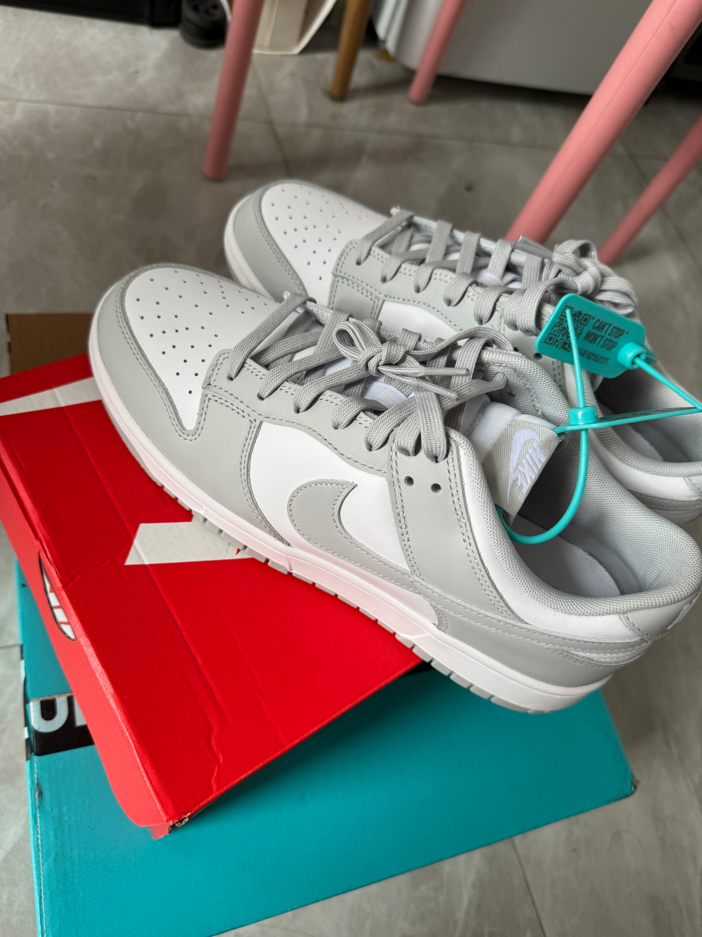 的不错
鞋子软硬适中～穿上挺舒服的
#我的宝藏单品 #灰白配色nike