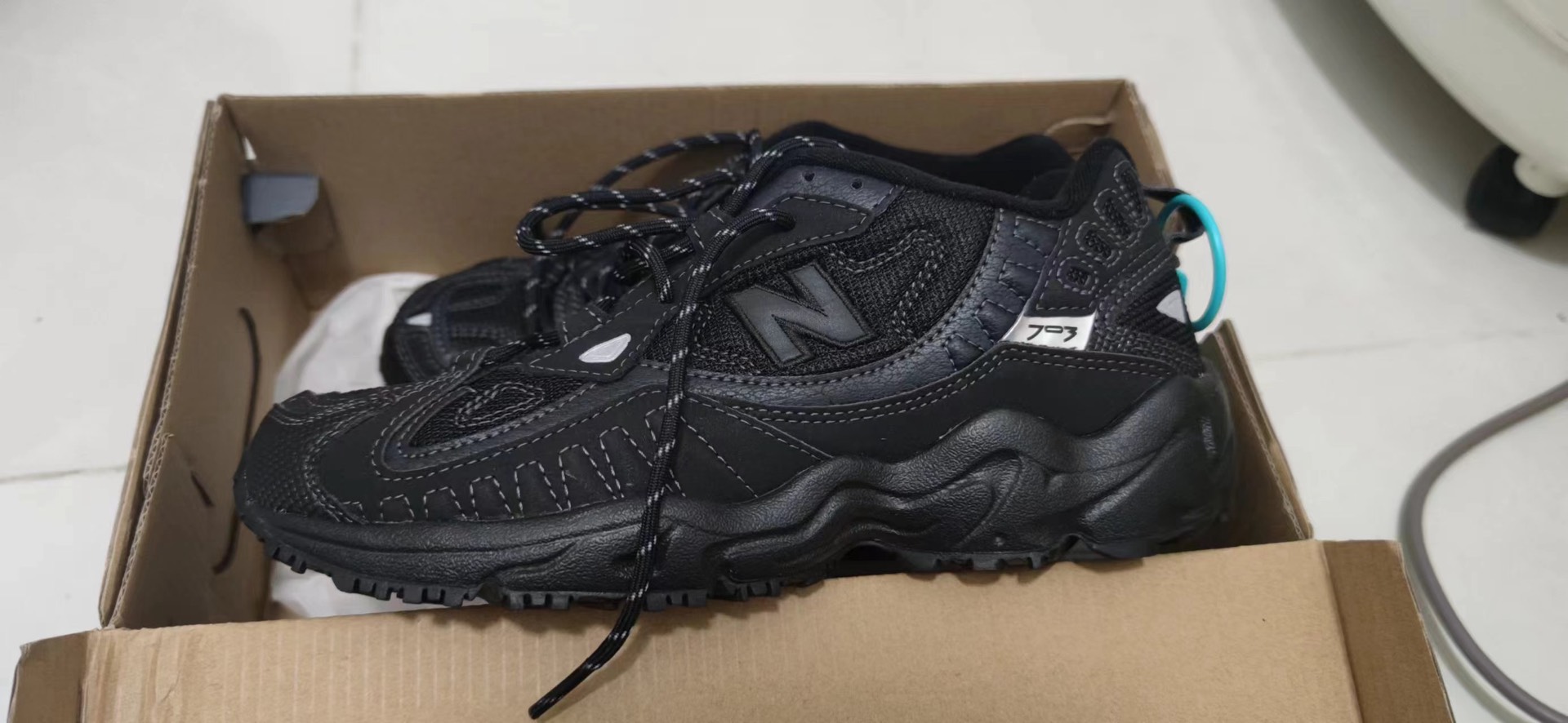 custom review-New Balance NB 703 Уличная обувь Низкий топ Женский